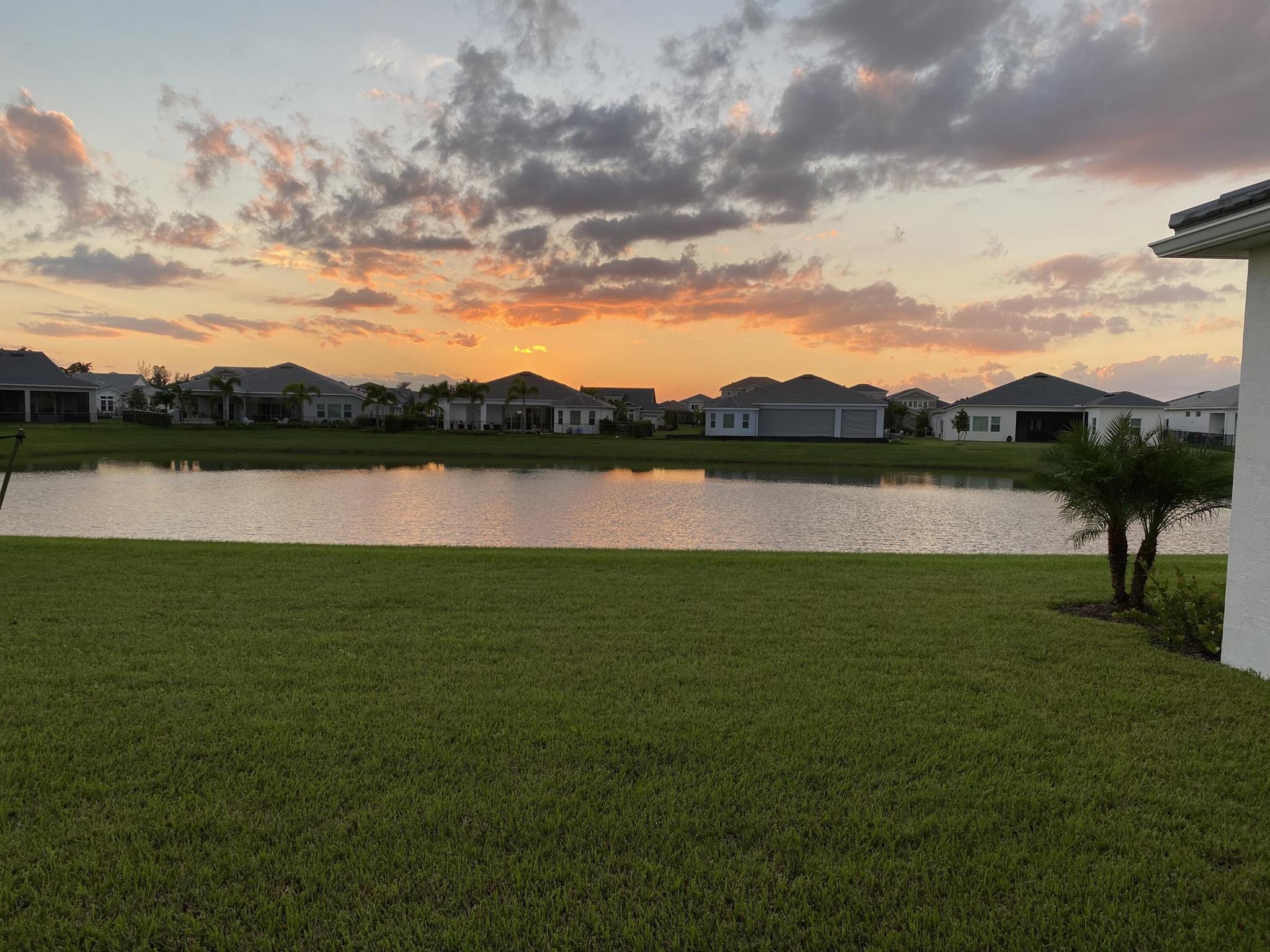 ESTATES OF WESTLAKE - Residential Lease