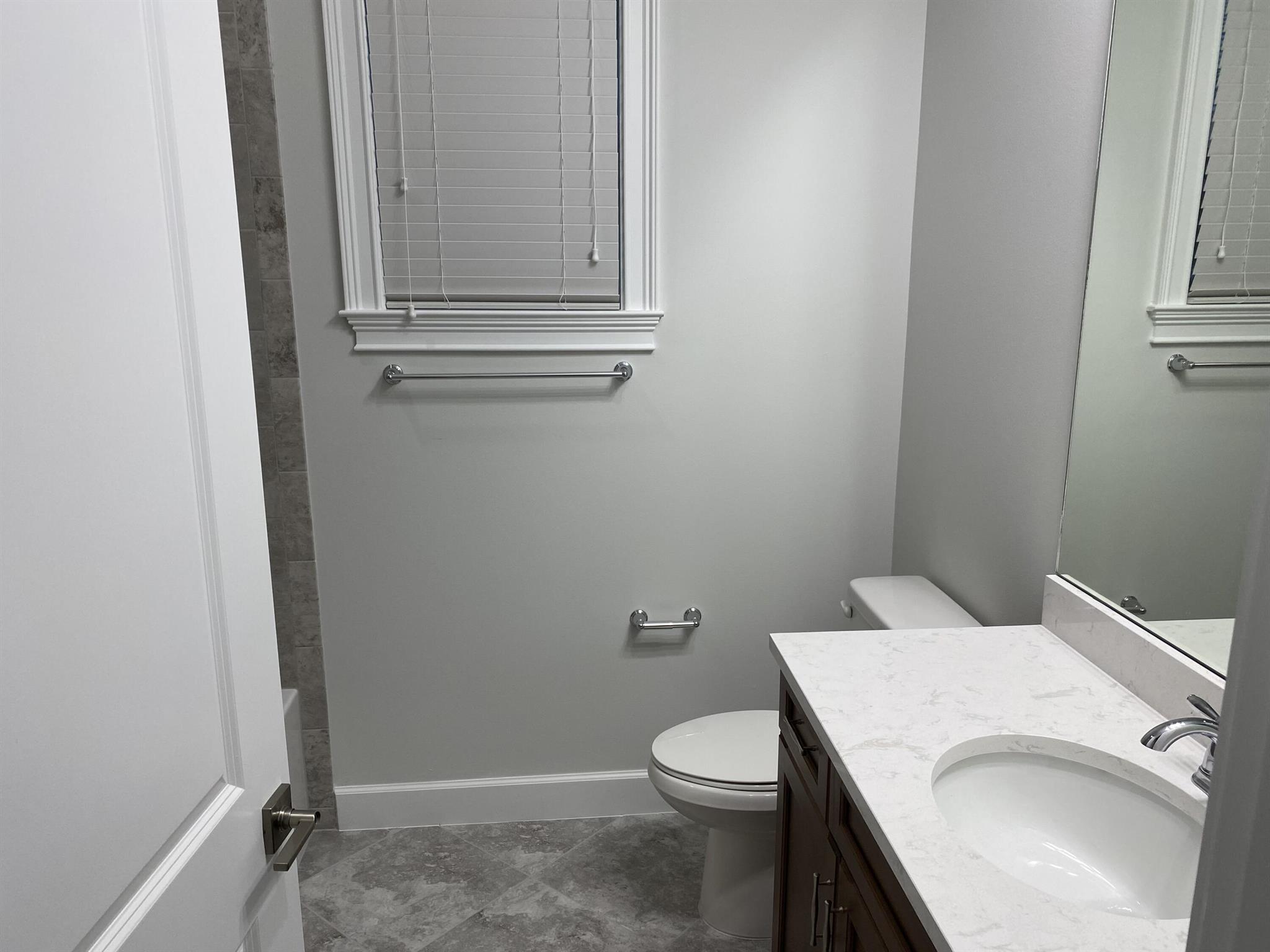 ESTATES OF WESTLAKE - Residential Lease