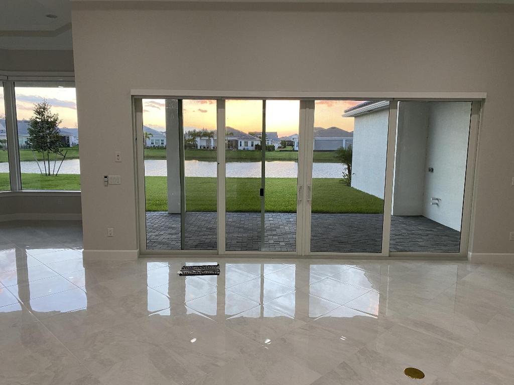 ESTATES OF WESTLAKE - Residential Lease