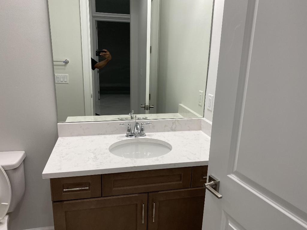 ESTATES OF WESTLAKE - Residential Lease