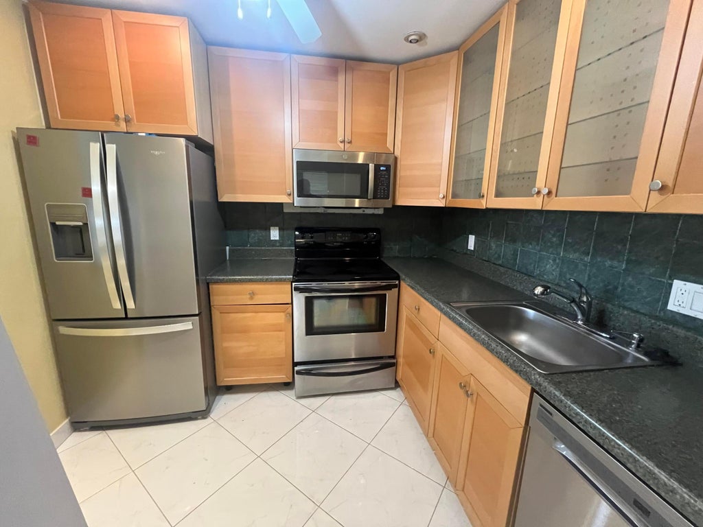 Photo of 278 SEVILLE L, Delray Beach, FL 33446 (MLS # B26089121)