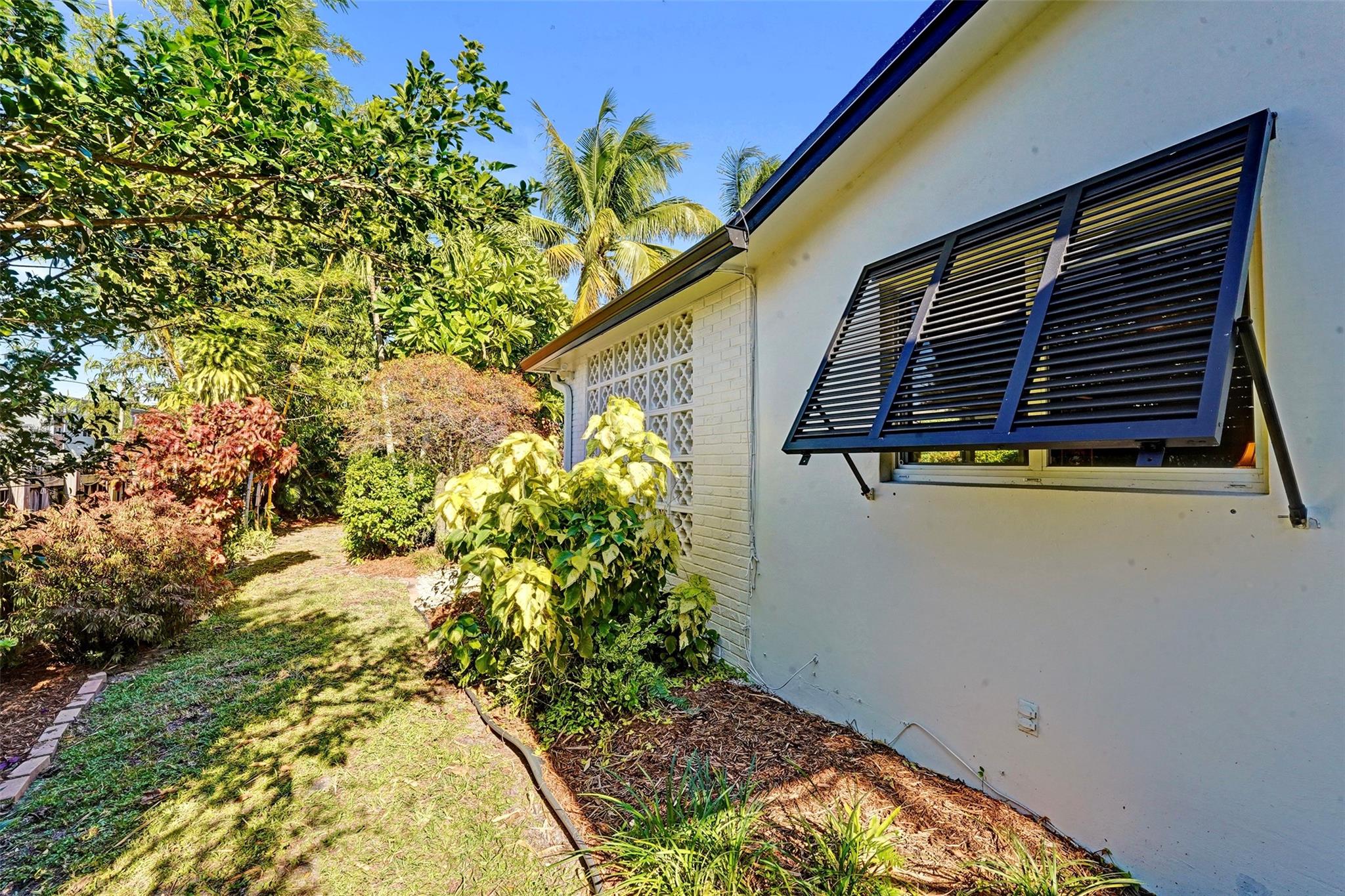 Hollywood Hills 6-22 B - Residential