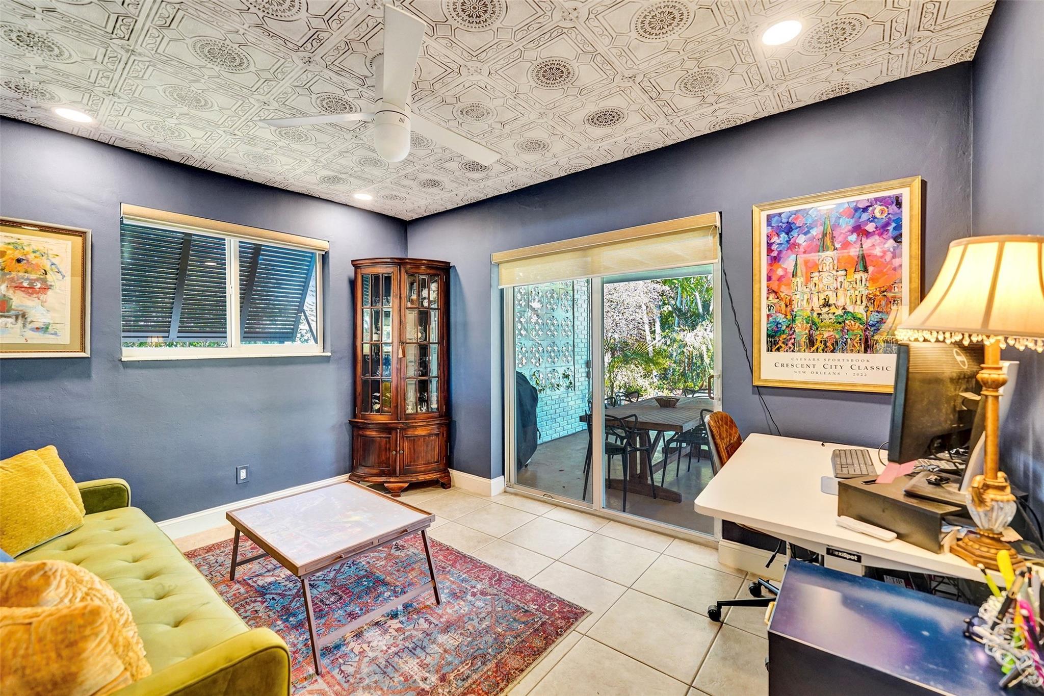 Hollywood Hills 6-22 B - Residential