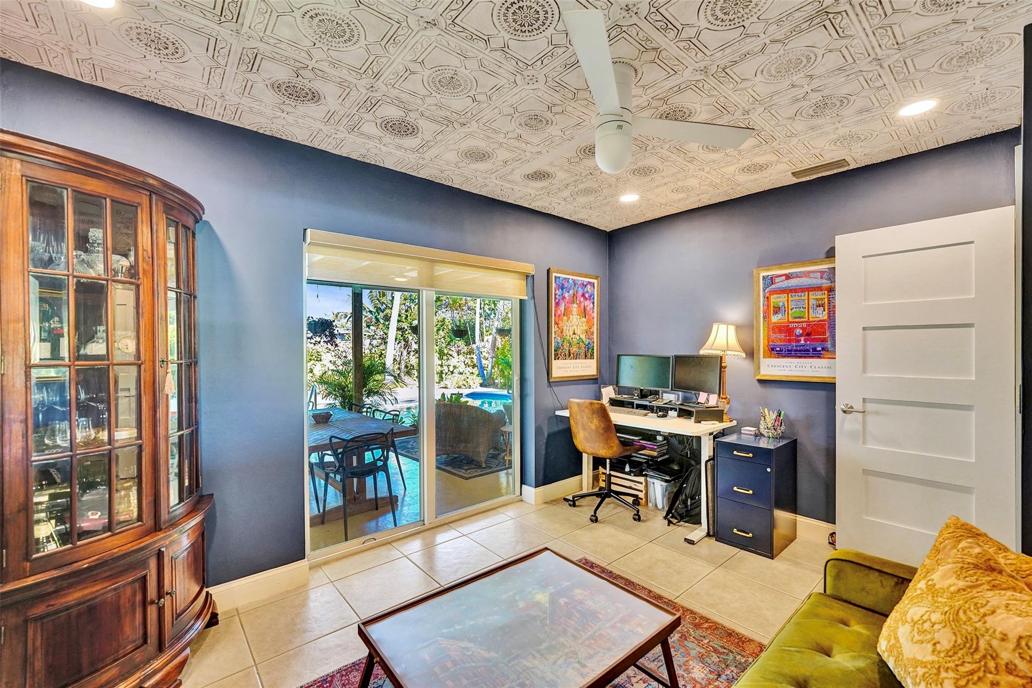 Hollywood Hills 6-22 B - Residential