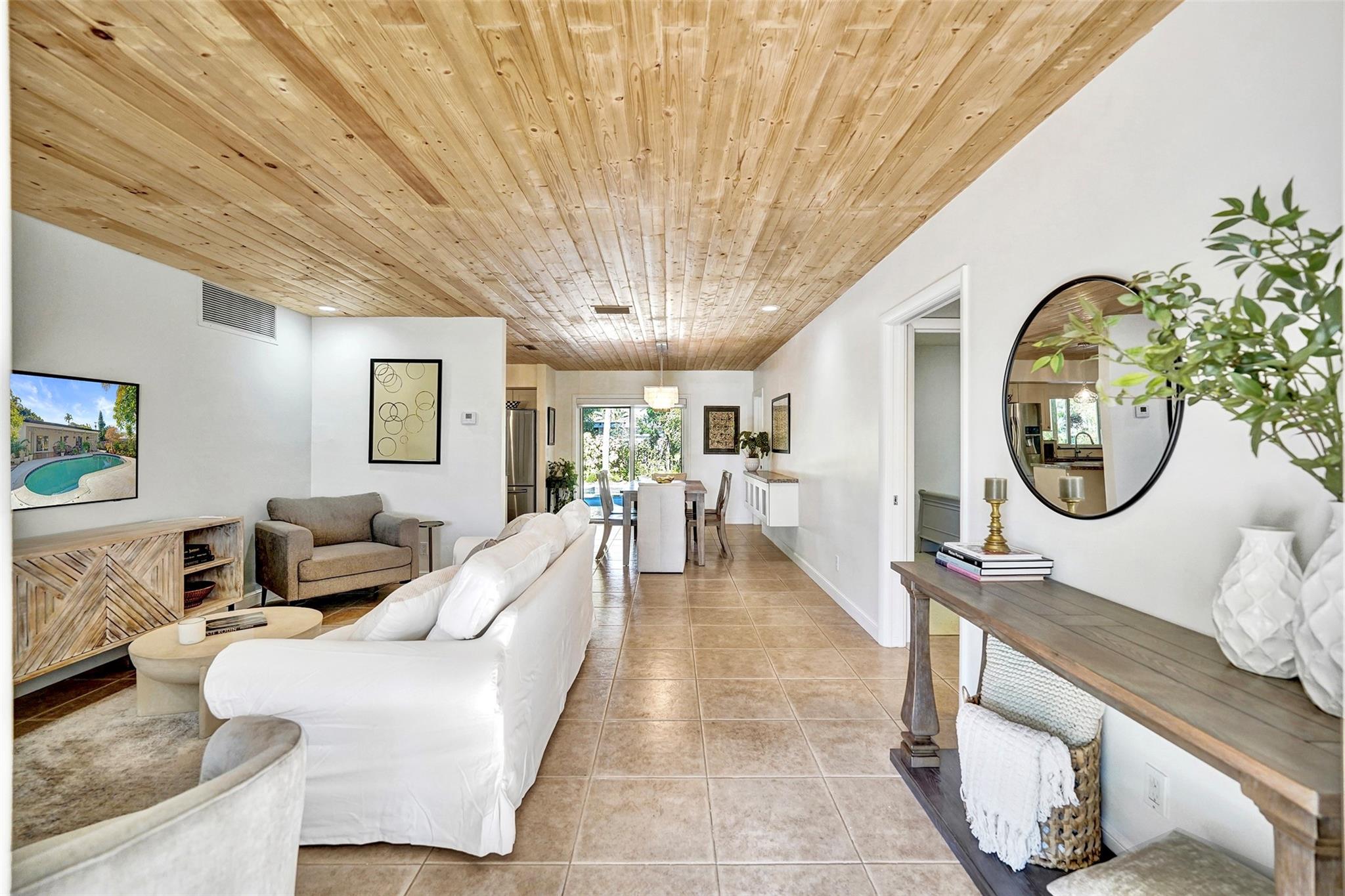 Hollywood Hills 6-22 B - Residential