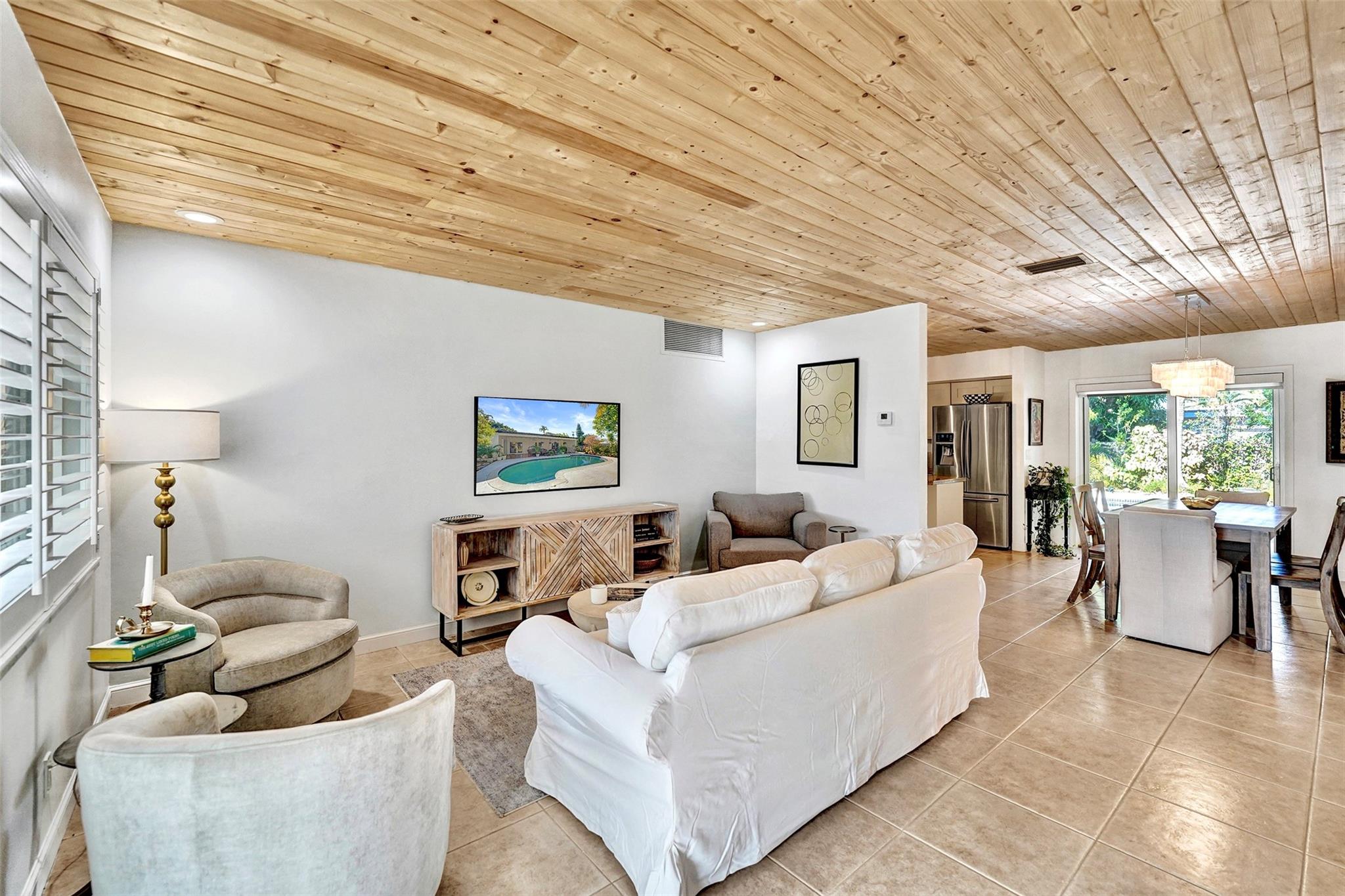 Hollywood Hills 6-22 B - Residential