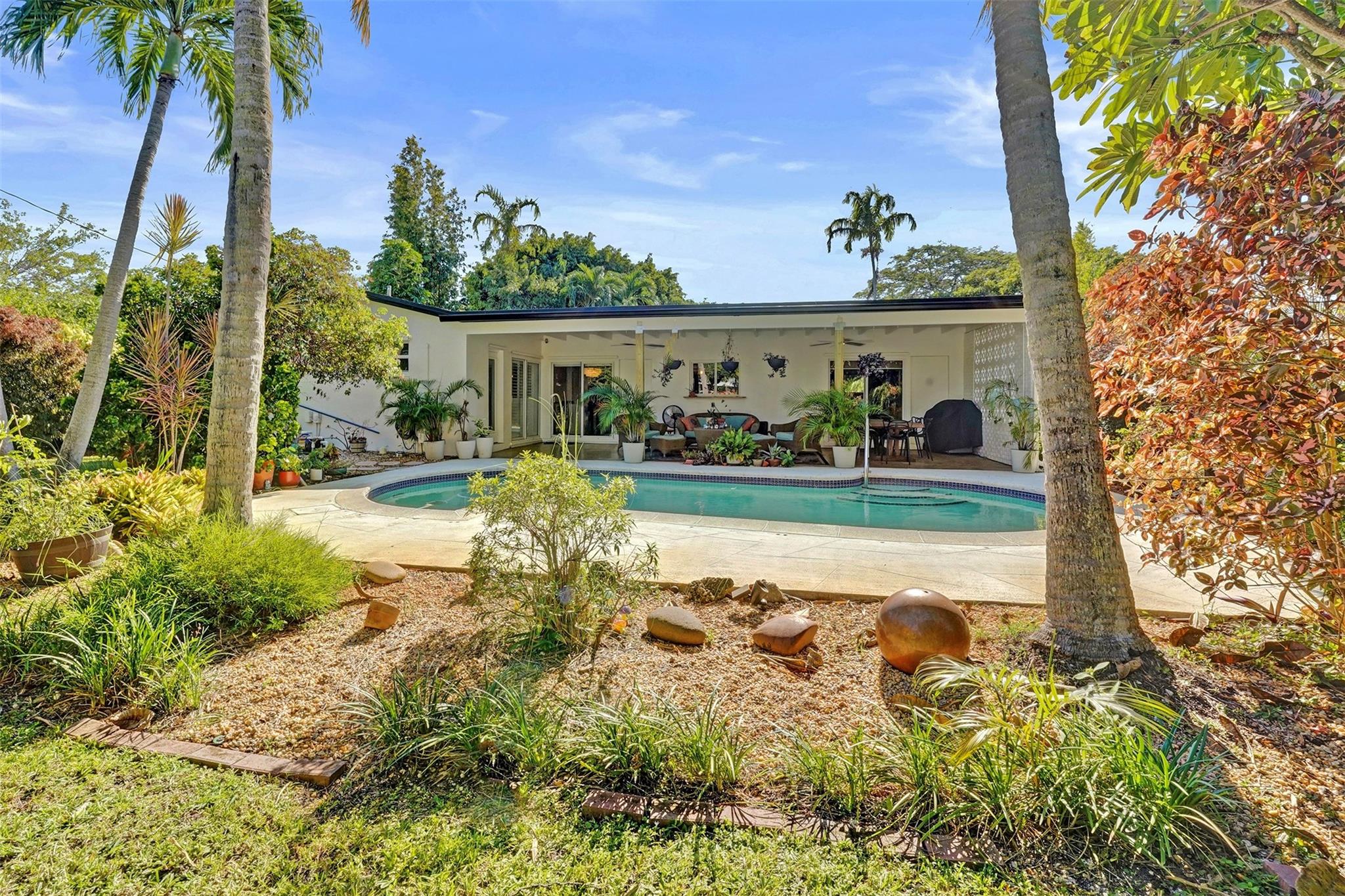 Hollywood Hills 6-22 B - Residential