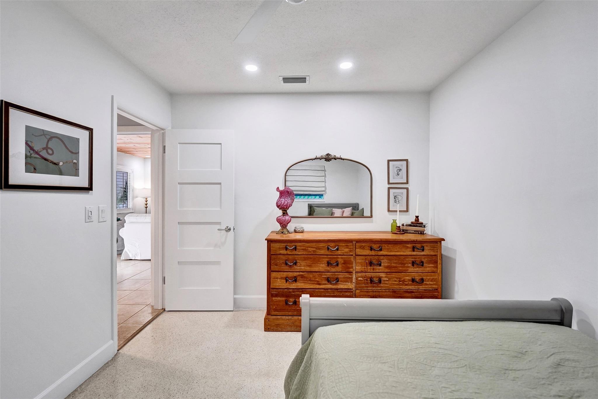 Hollywood Hills 6-22 B - Residential