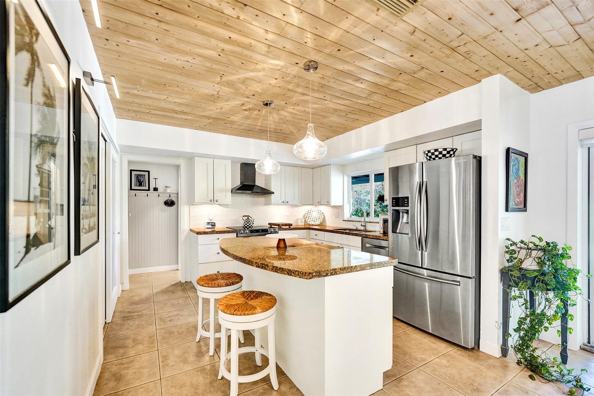 Hollywood Hills 6-22 B - Residential