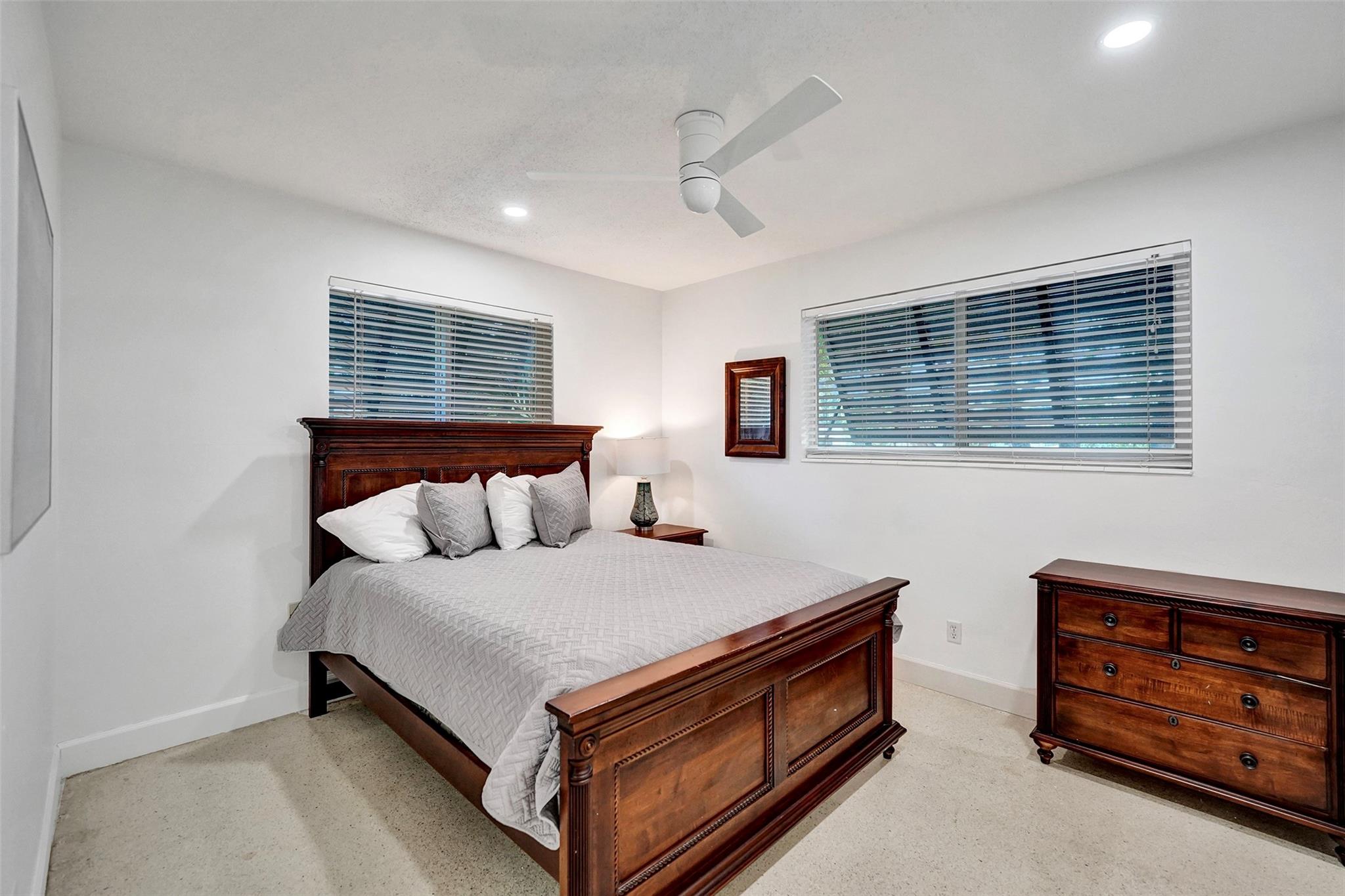 Hollywood Hills 6-22 B - Residential