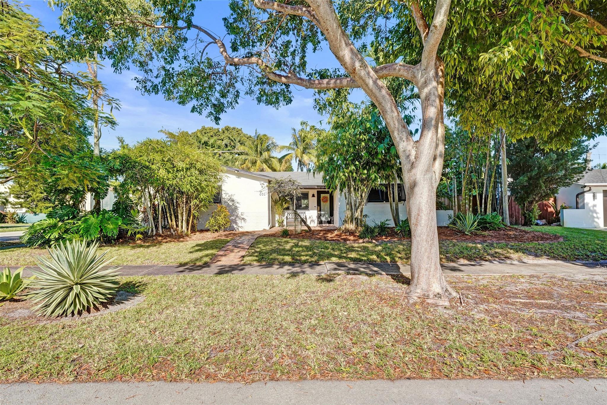 Hollywood Hills 6-22 B - Residential