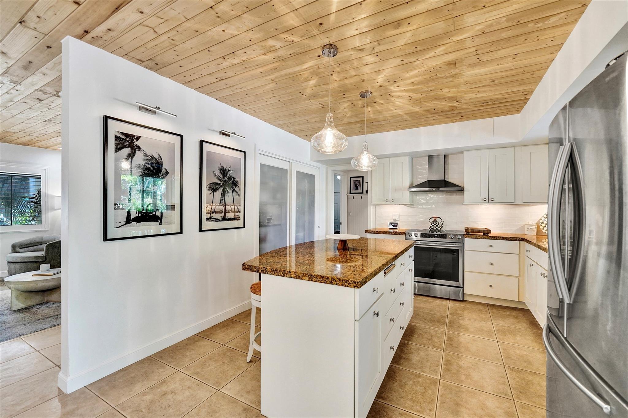 Hollywood Hills 6-22 B - Residential