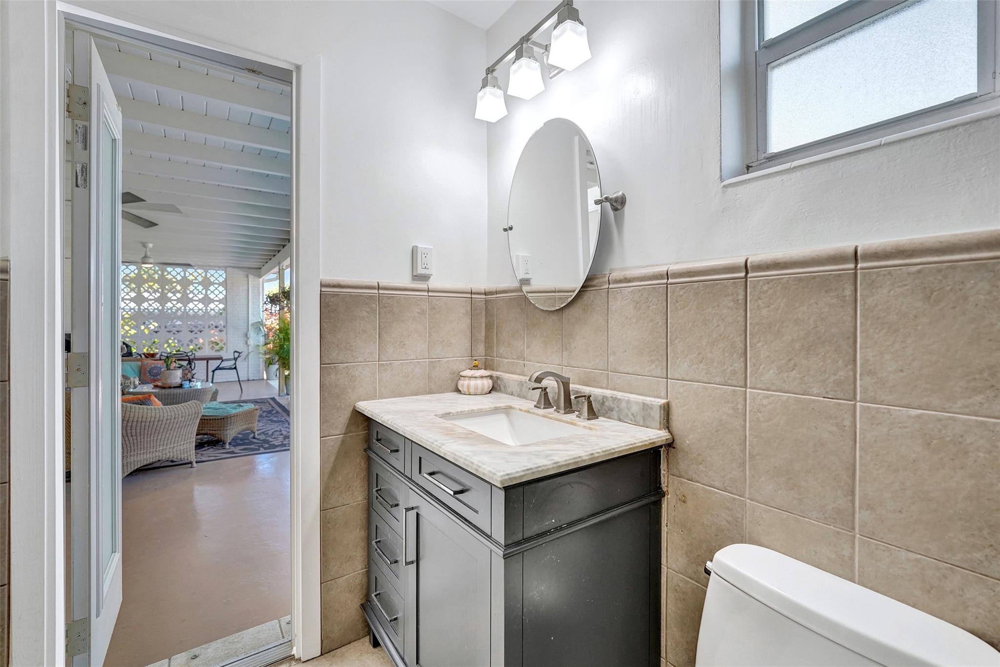 Hollywood Hills 6-22 B - Residential