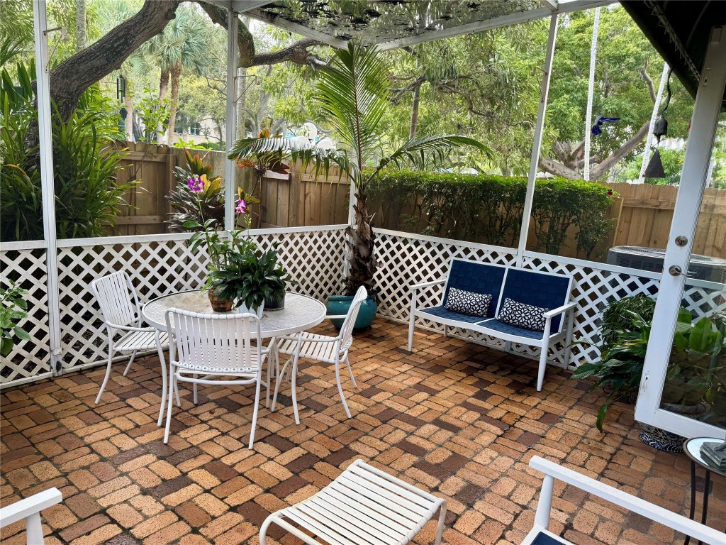 101 NE 14th Avenue 101