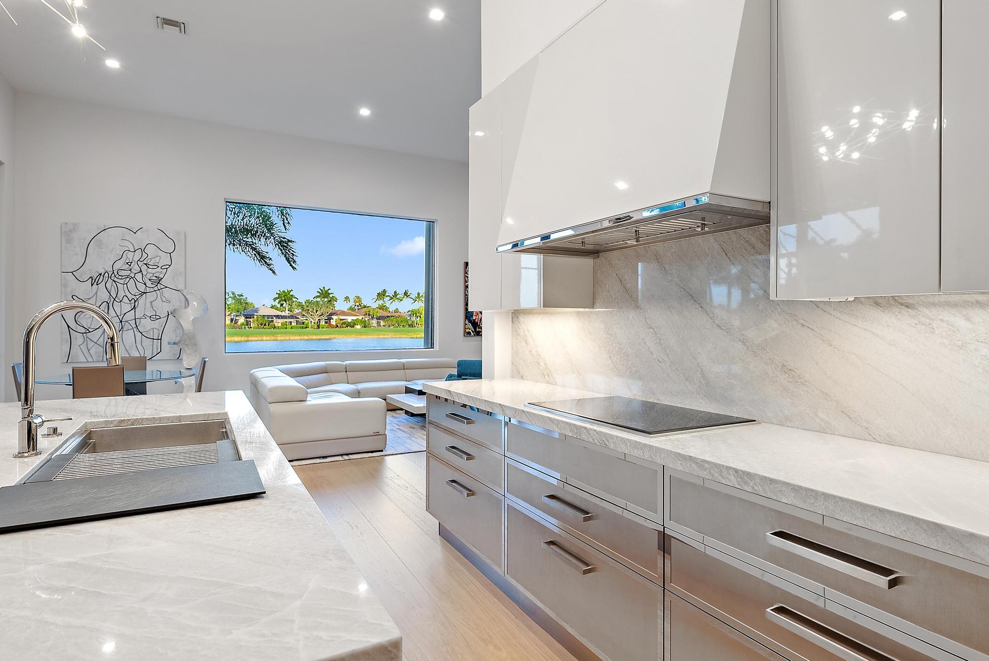 IBIS GOLF AND COUNTRY CLUB - Hawk's Landing - Residential