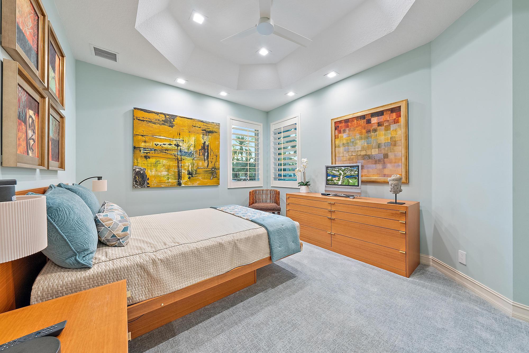 IBIS GOLF AND COUNTRY CLUB - Hawk's Landing - Residential