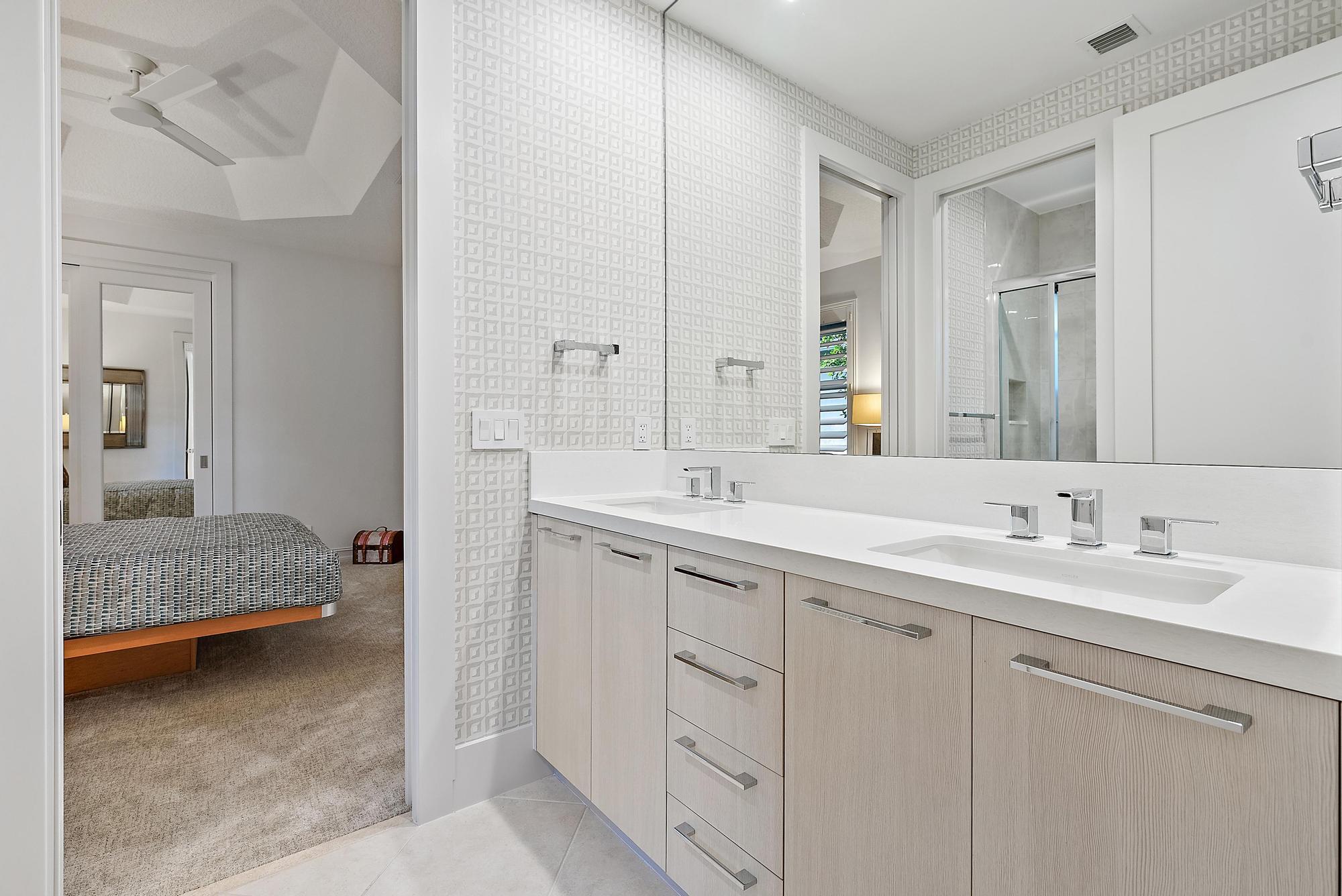 IBIS GOLF AND COUNTRY CLUB - Hawk's Landing - Residential