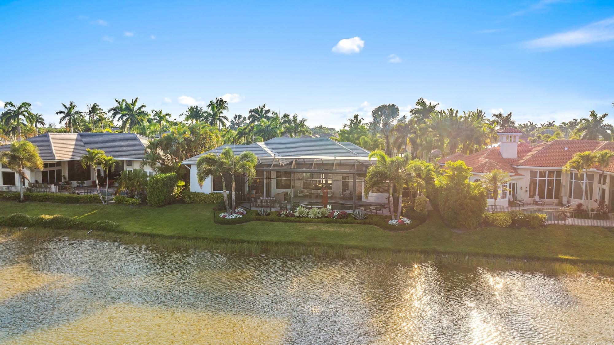 IBIS GOLF AND COUNTRY CLUB - Hawk's Landing - Residential