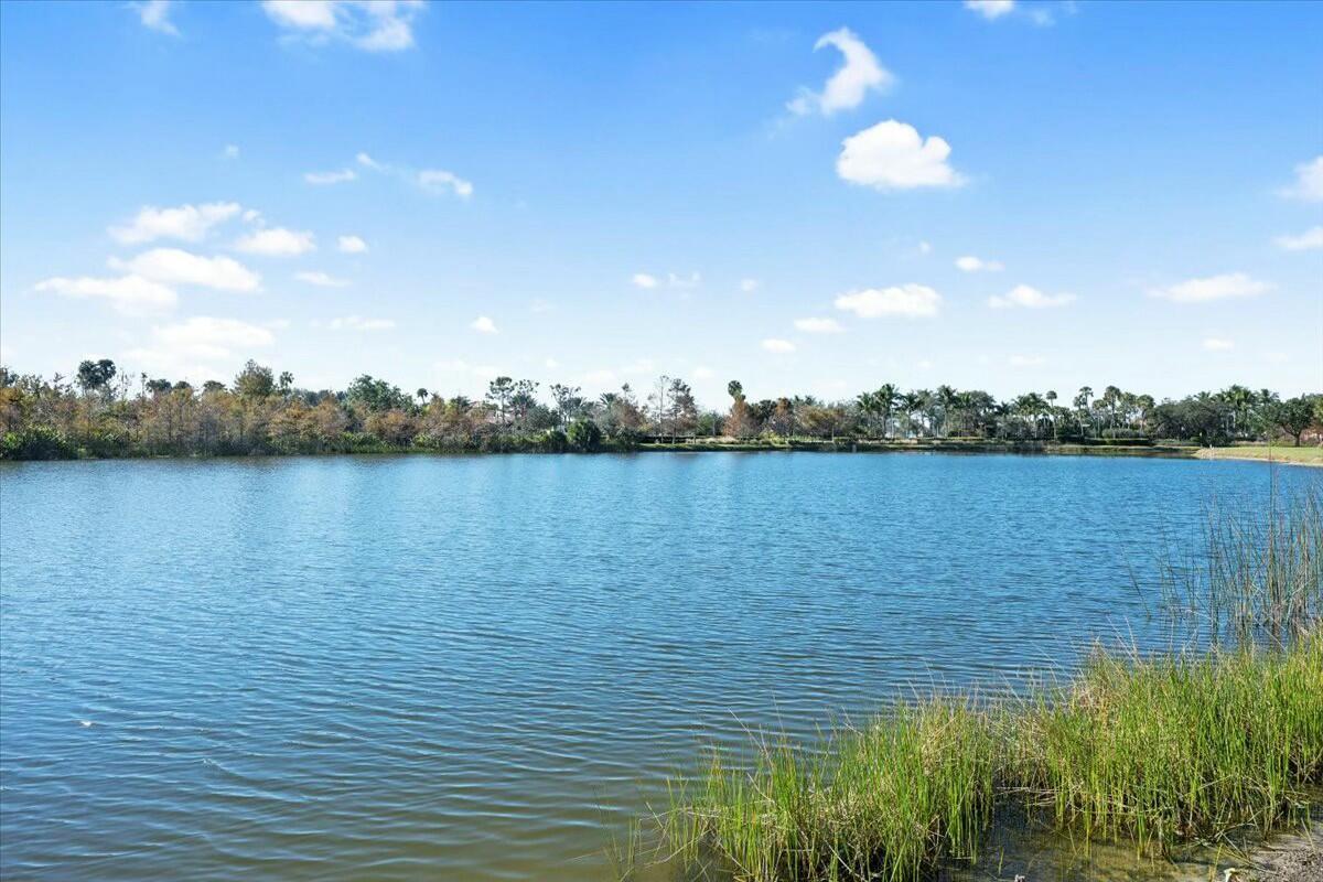 JUPITER COUNTRY CLUB COND - Residential