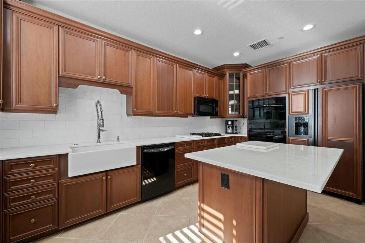 JUPITER COUNTRY CLUB COND - Residential