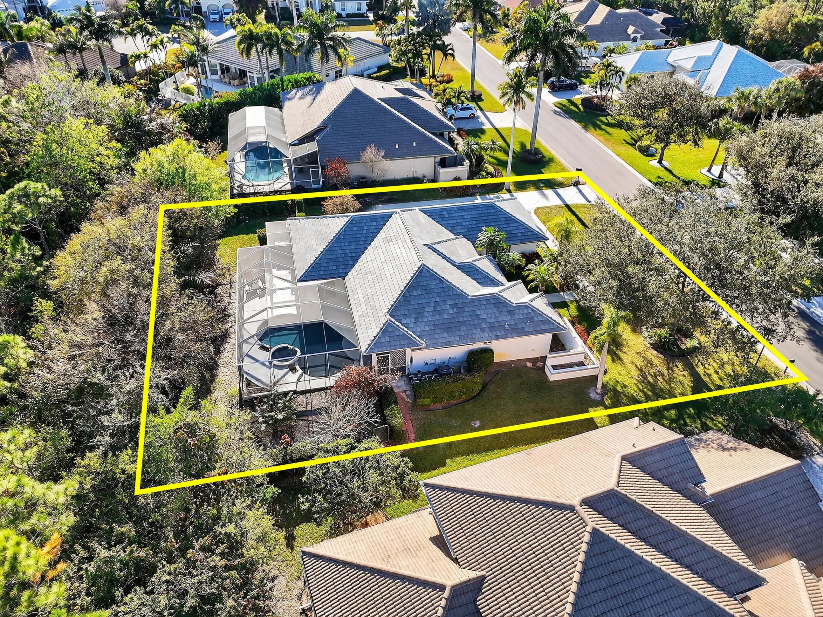 LOST LAKE AT HOBE SOUND - Residential