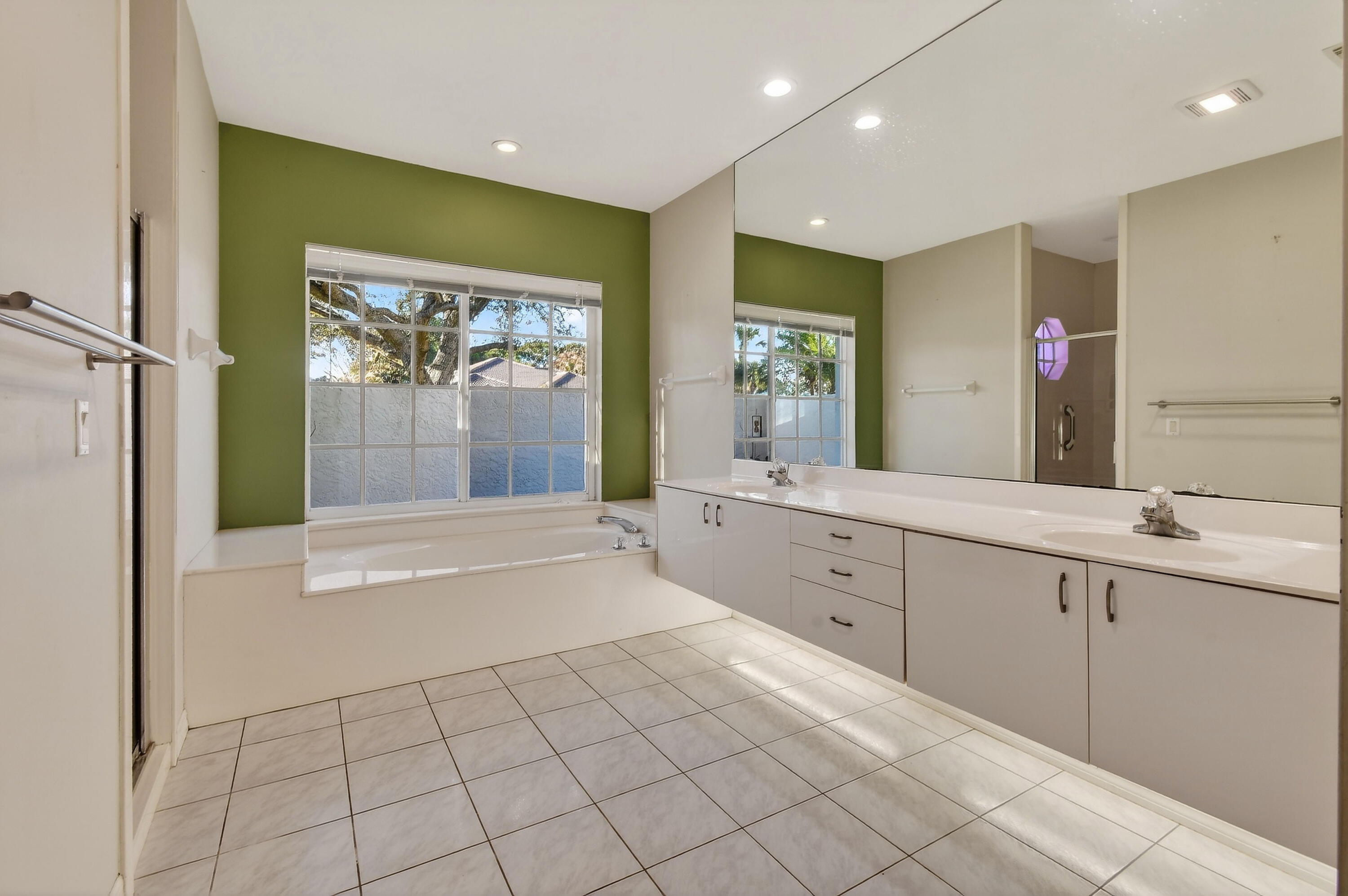 LOST LAKE AT HOBE SOUND - Residential