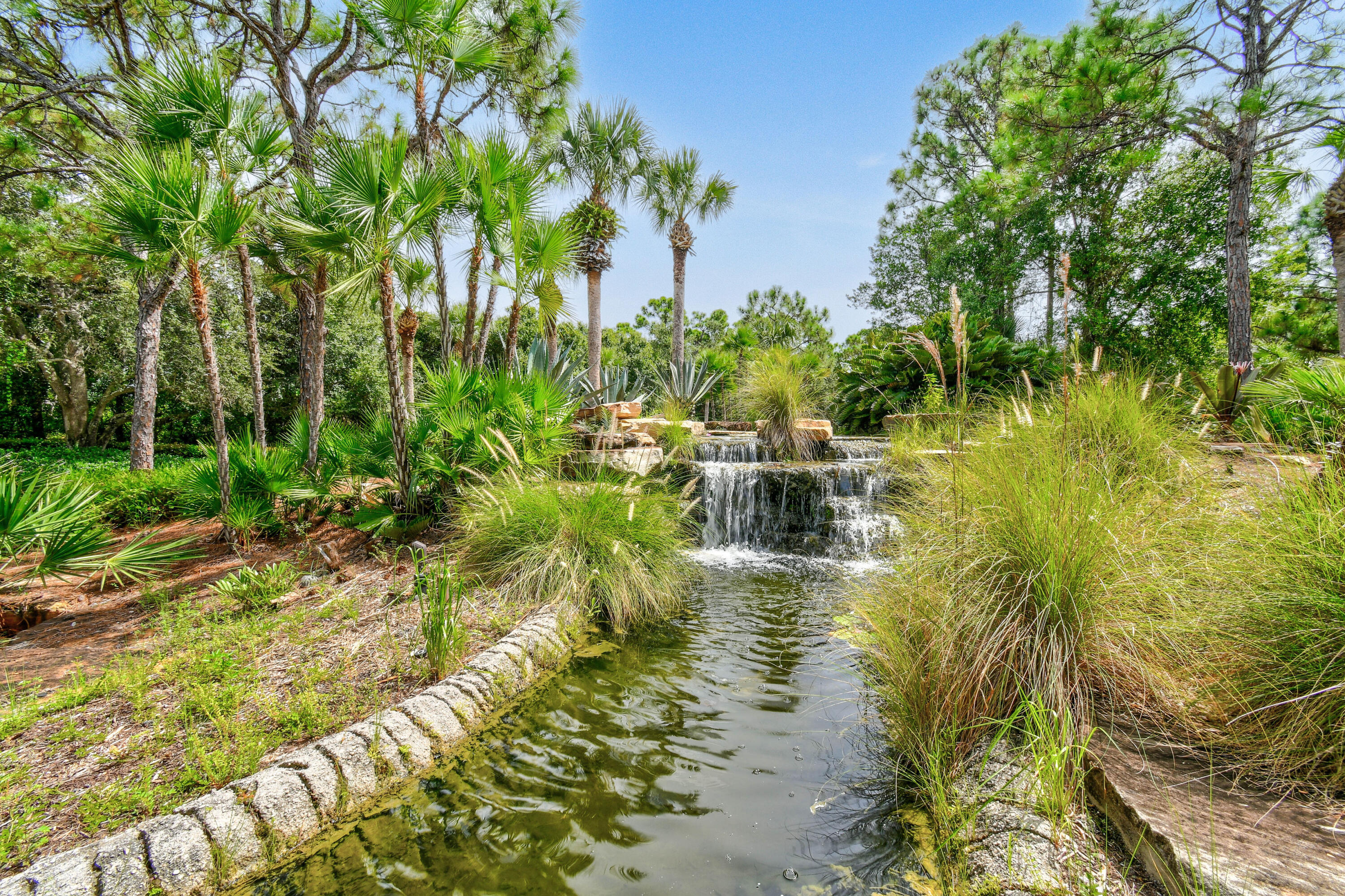 LOST LAKE AT HOBE SOUND - Residential