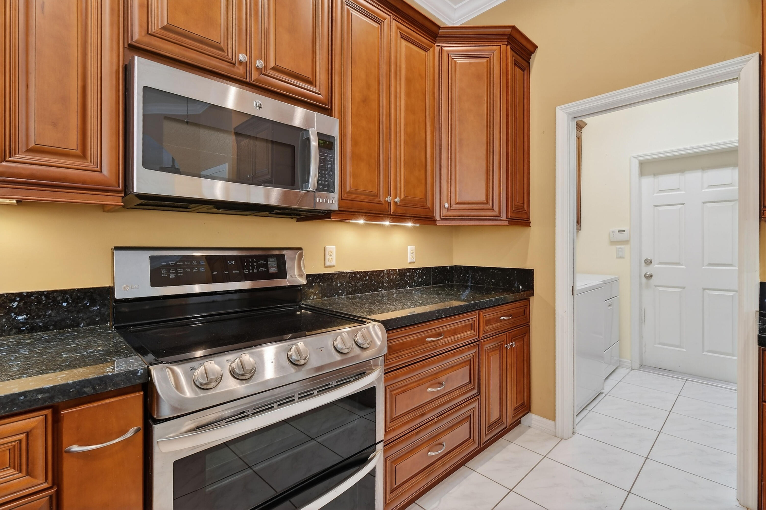 LOST LAKE AT HOBE SOUND - Residential