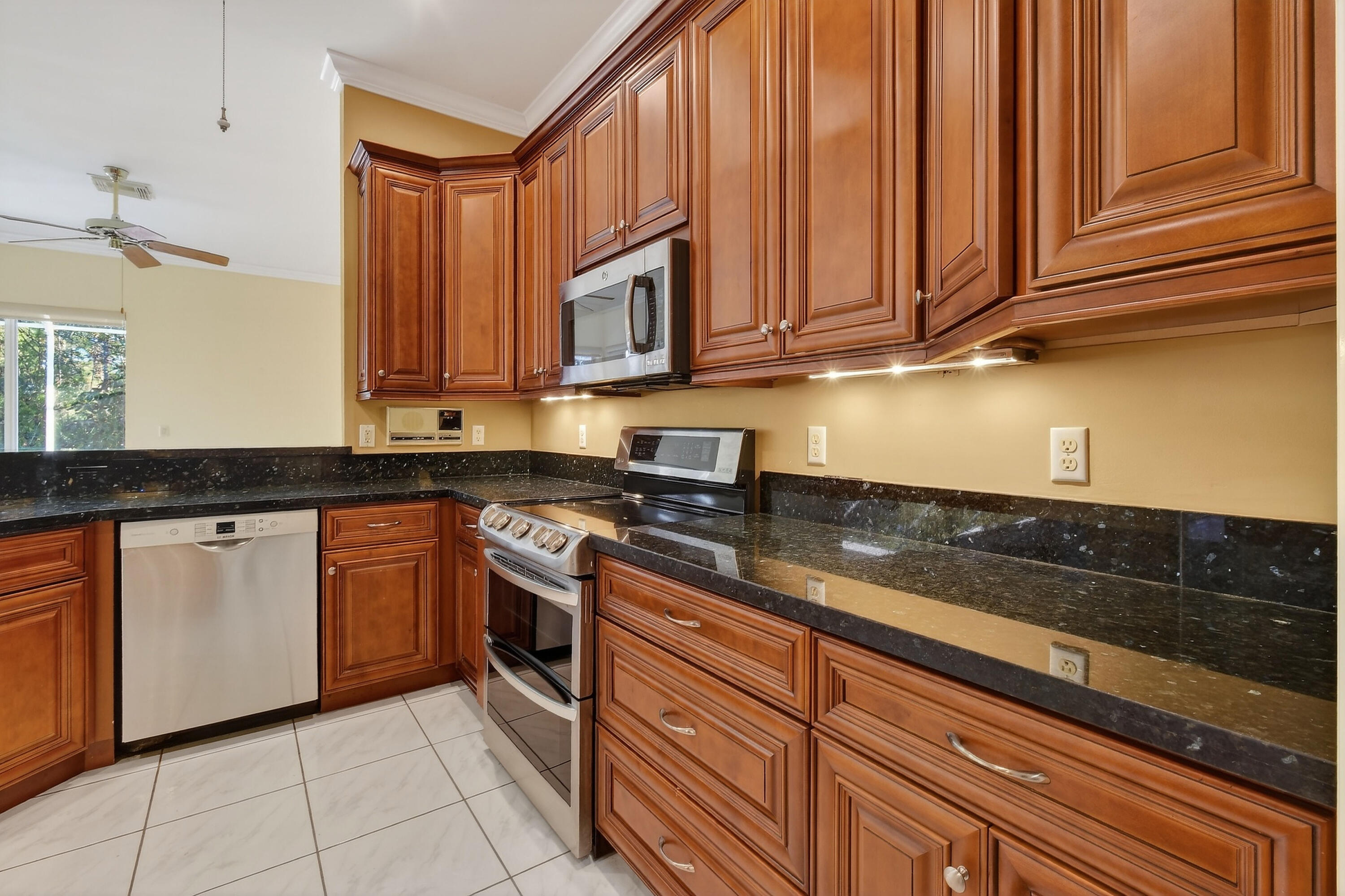 LOST LAKE AT HOBE SOUND - Residential