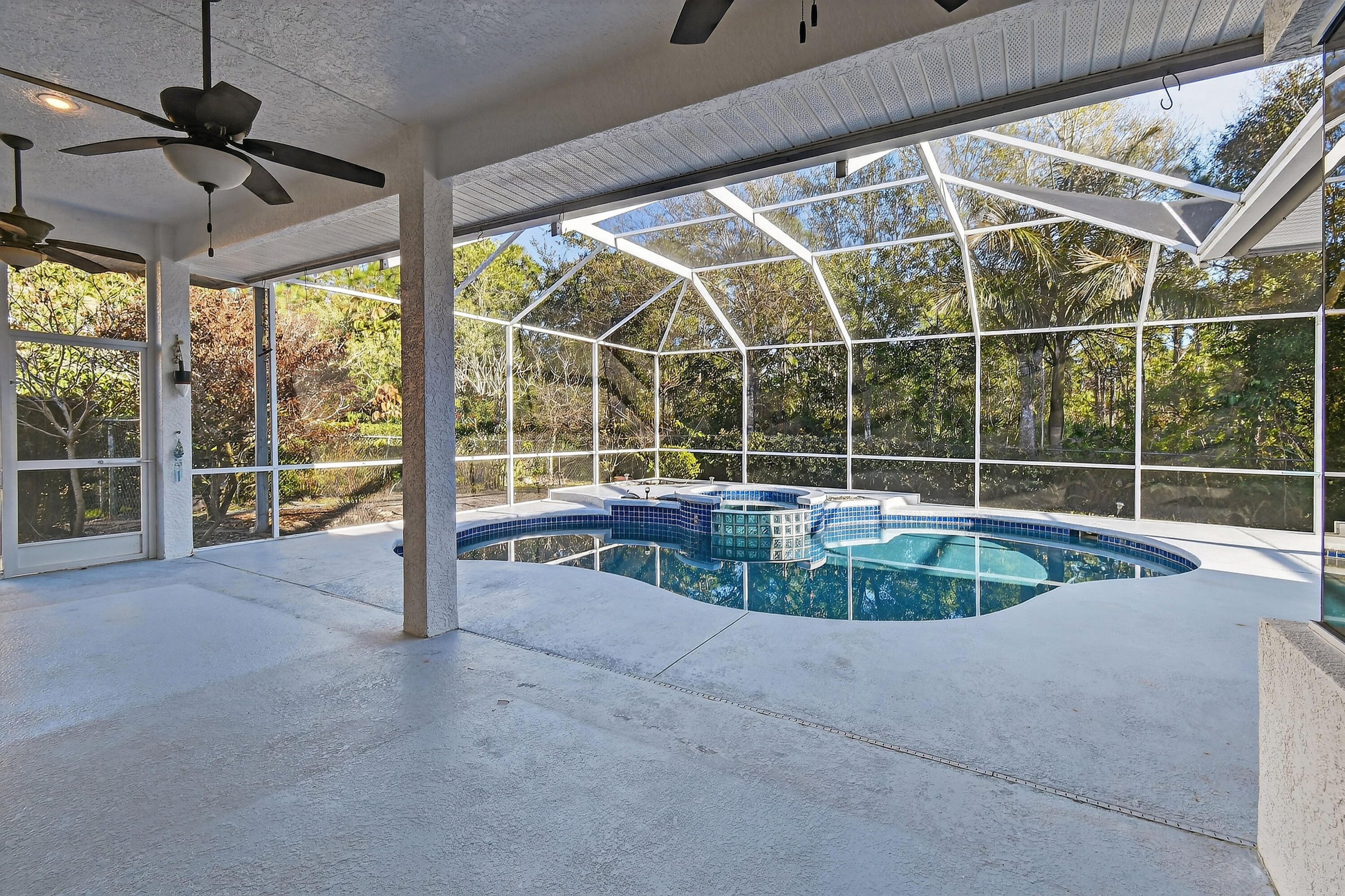 LOST LAKE AT HOBE SOUND - Residential