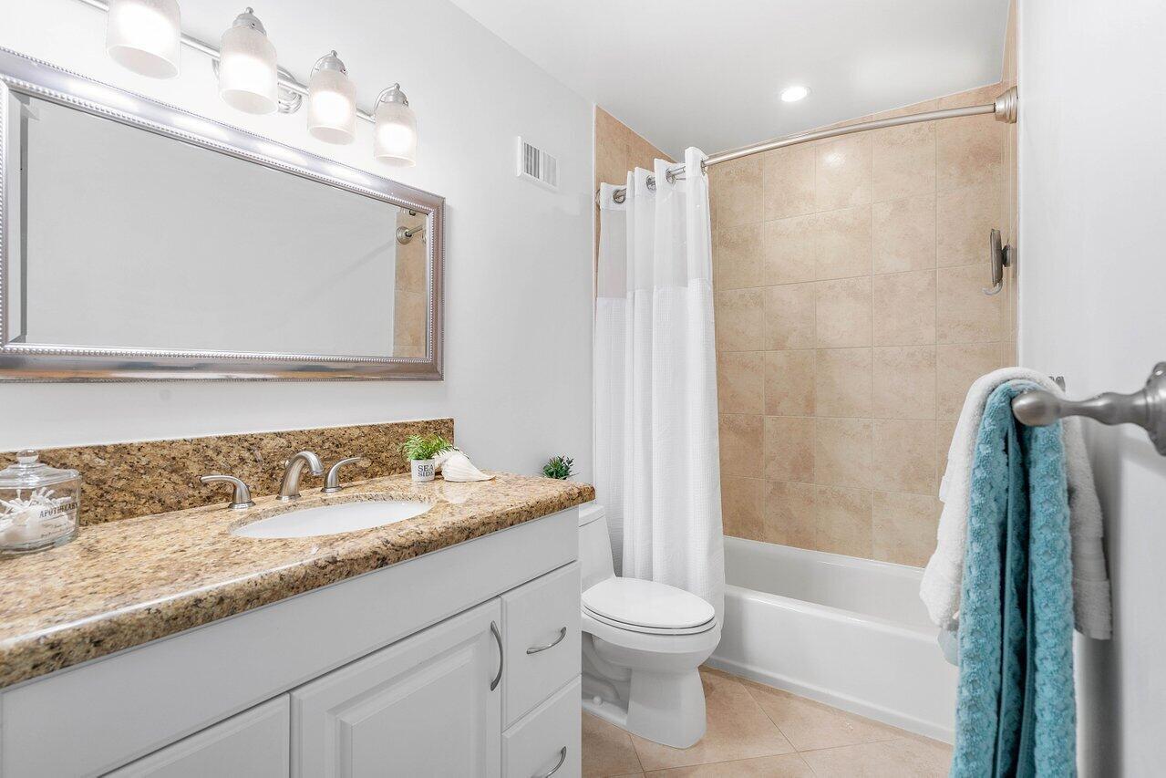 YACHT CLUB ON THE INTRACO - Residential Lease