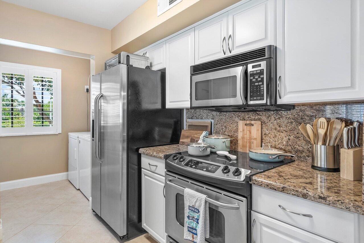 YACHT CLUB ON THE INTRACO - Residential Lease