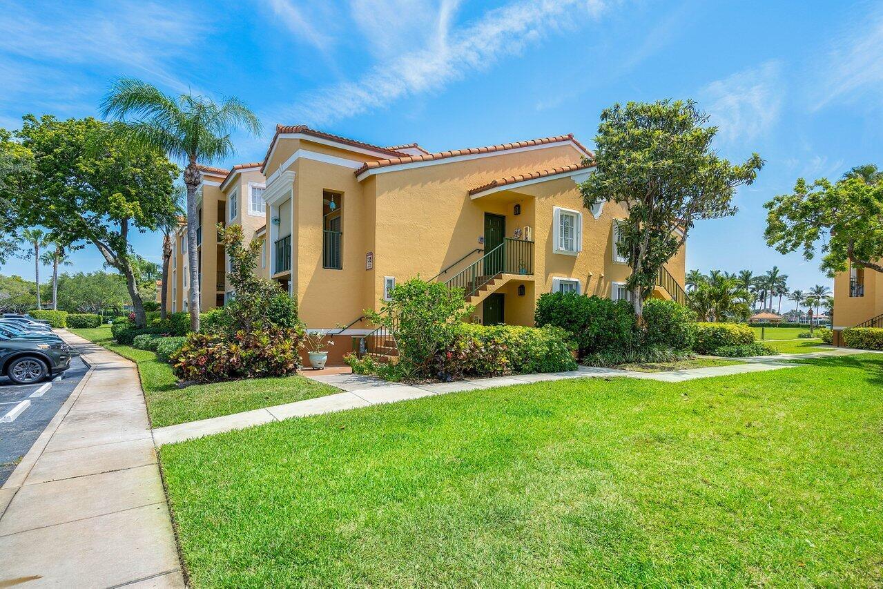 YACHT CLUB ON THE INTRACO - Residential Lease