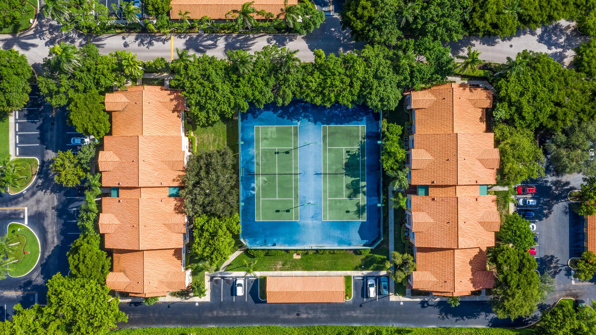 YACHT CLUB ON THE INTRACO - Residential Lease