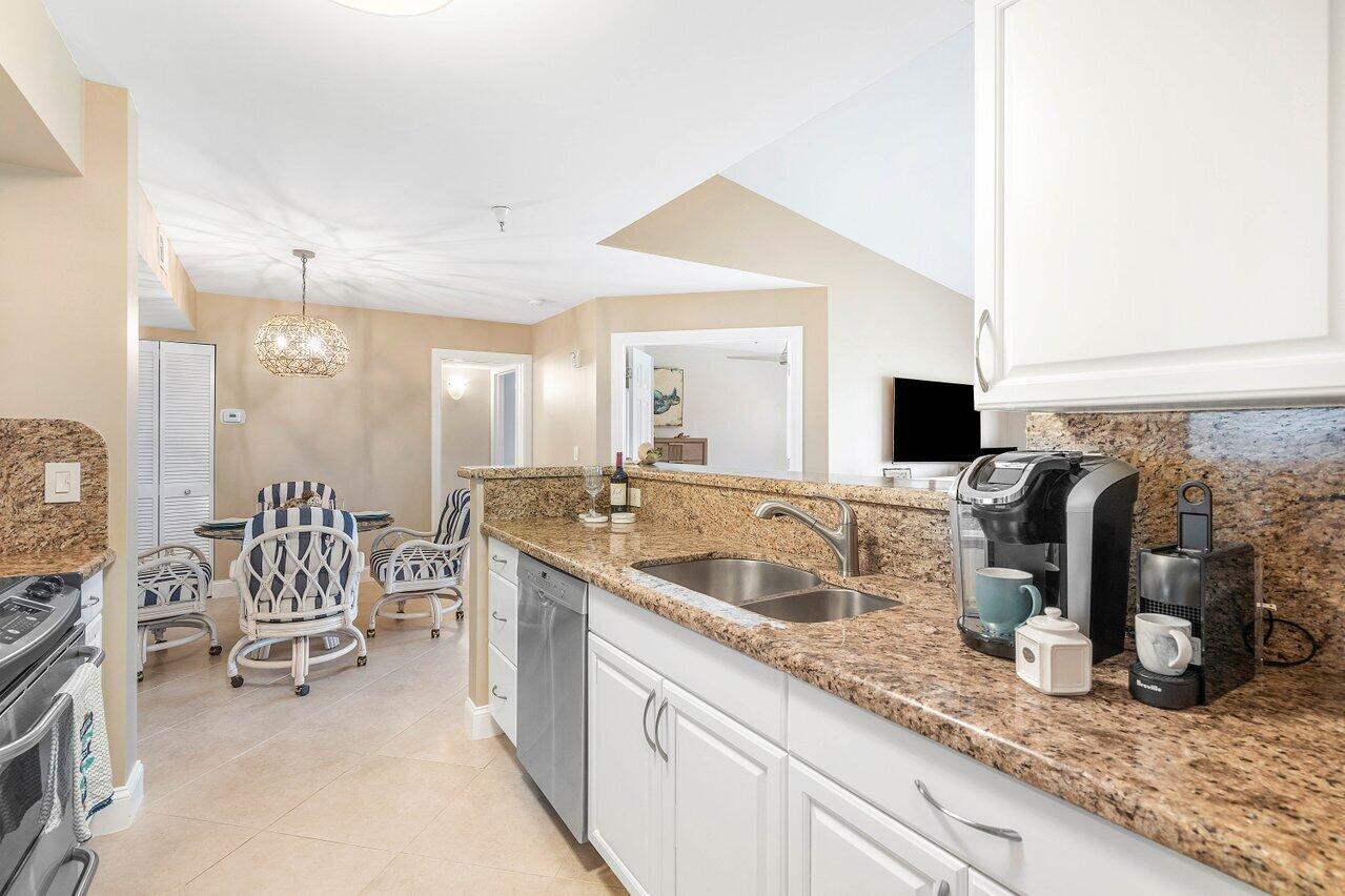 YACHT CLUB ON THE INTRACO - Residential Lease