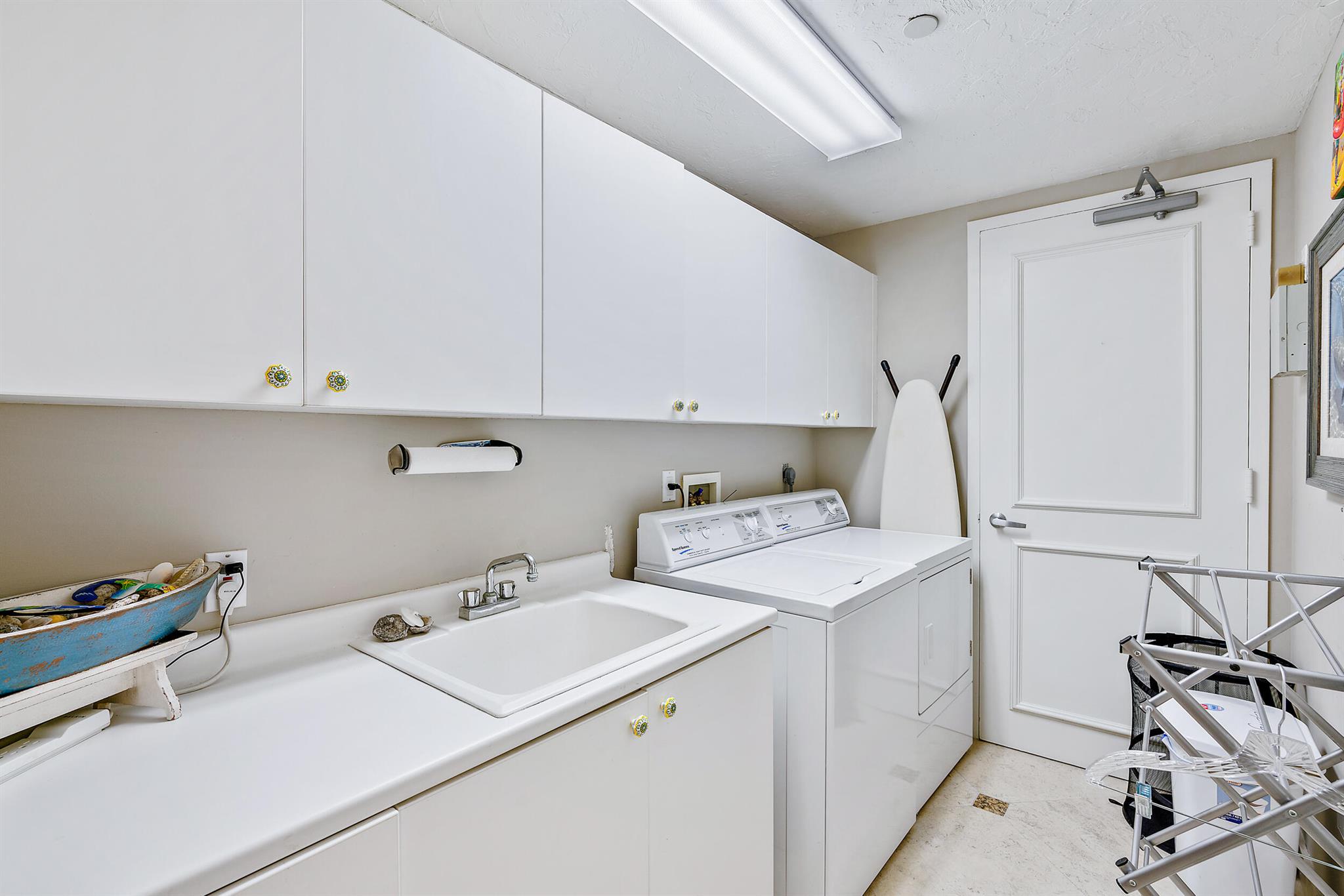 Waterfront on the Ocean a - Residential Lease