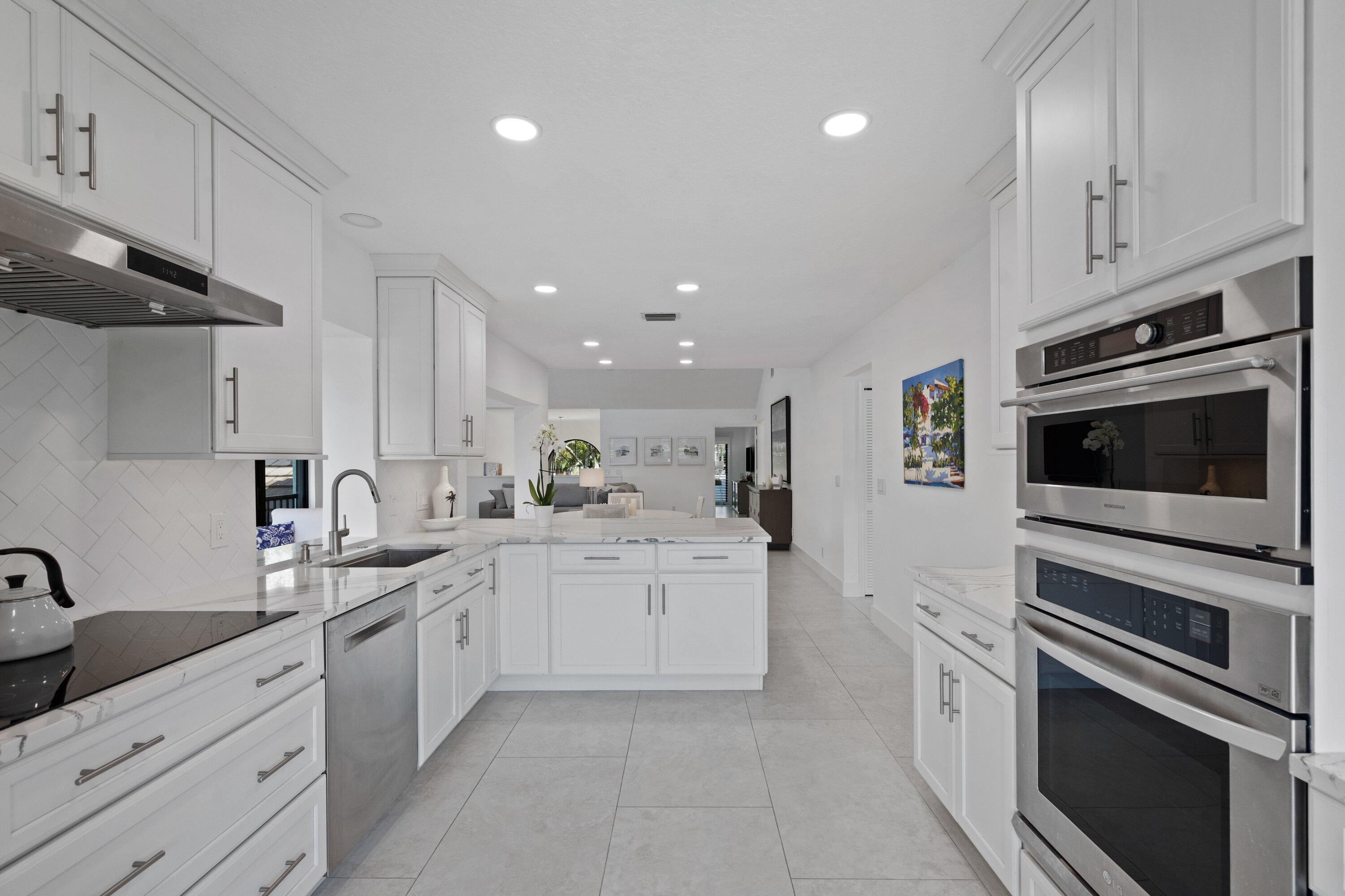 WEST BAY AT JONATHANS LANDING CONDO - Residential