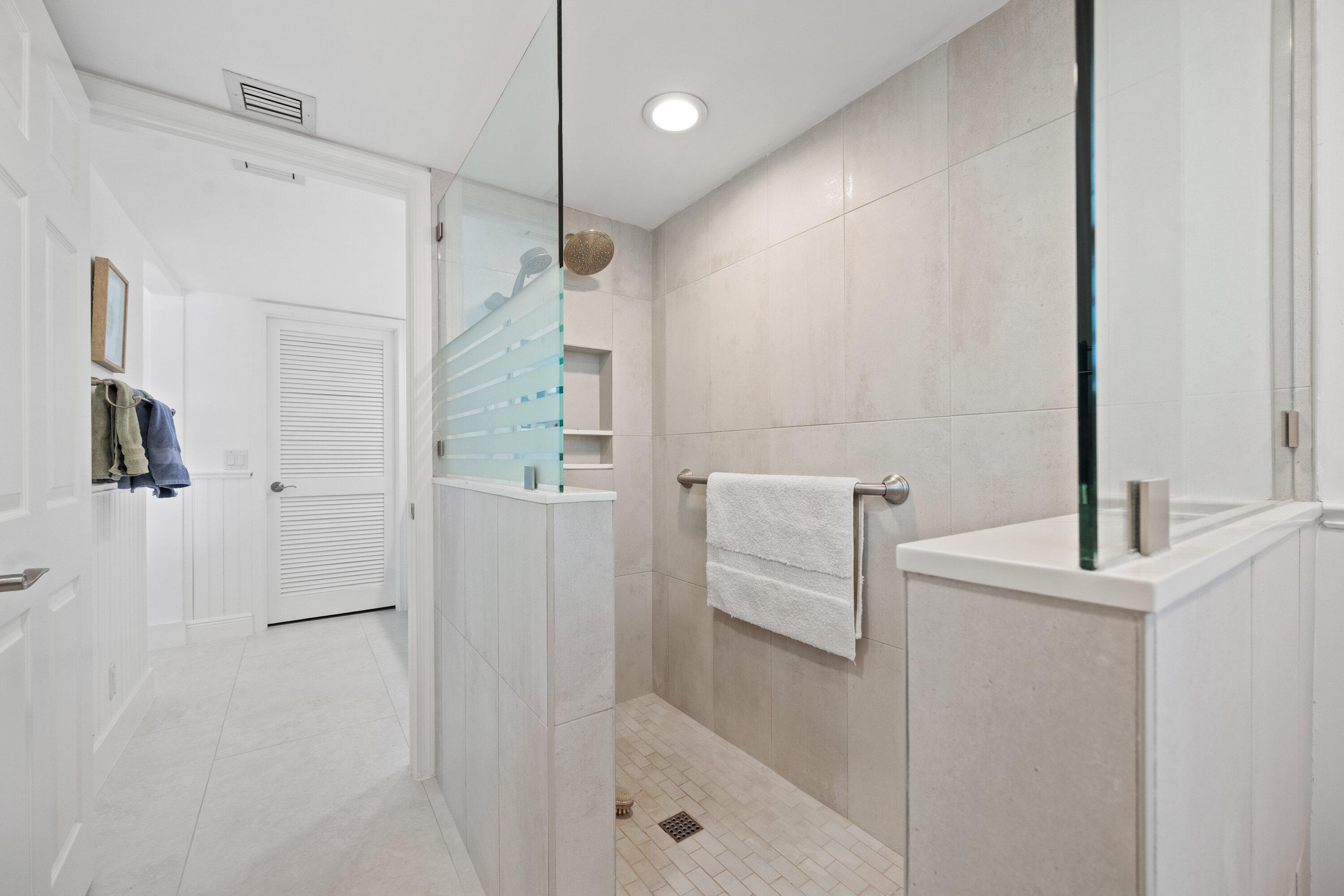 WEST BAY AT JONATHANS LANDING CONDO - Residential