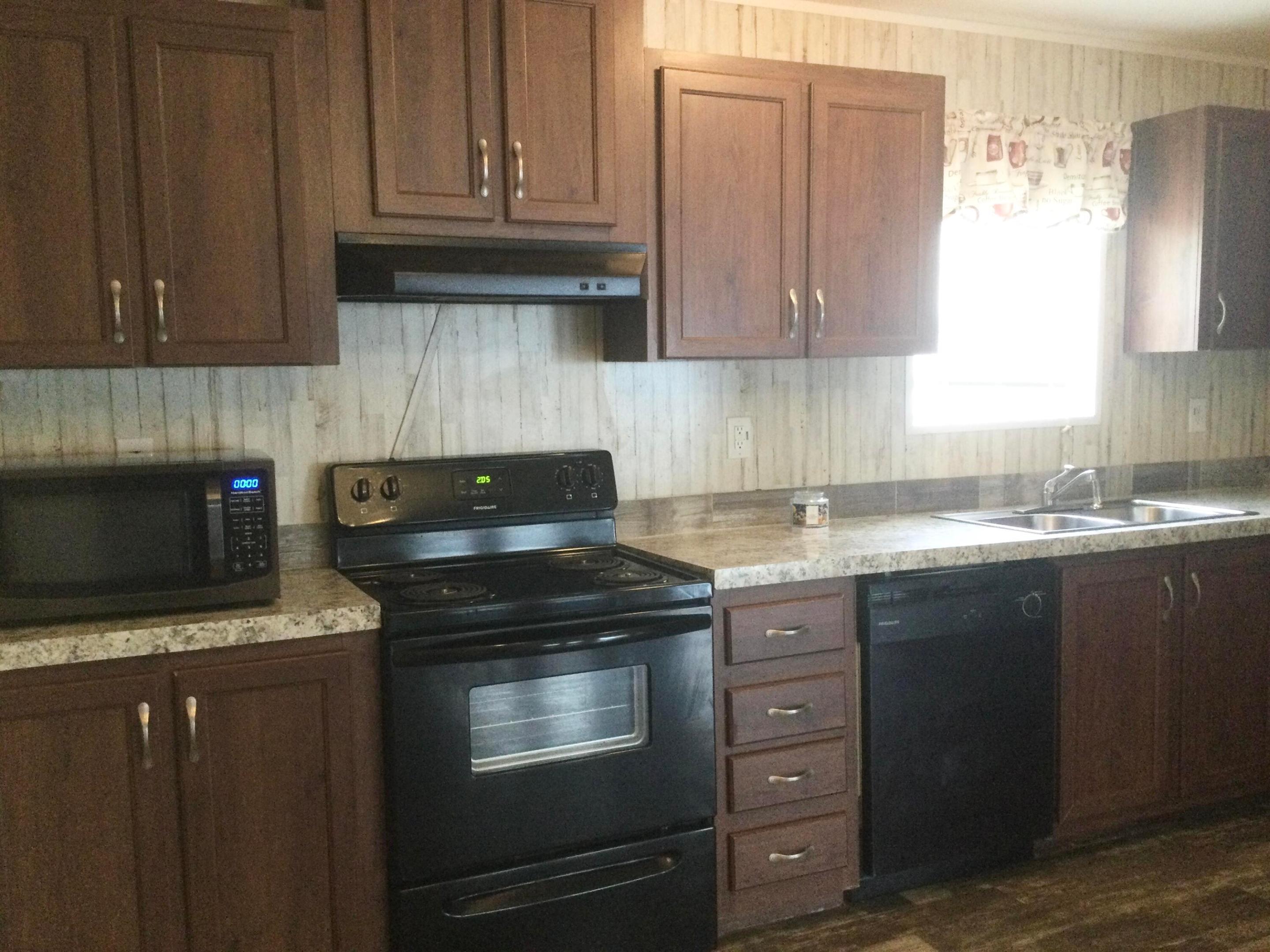 Sunshine Manor Mobile Home Park - Residential