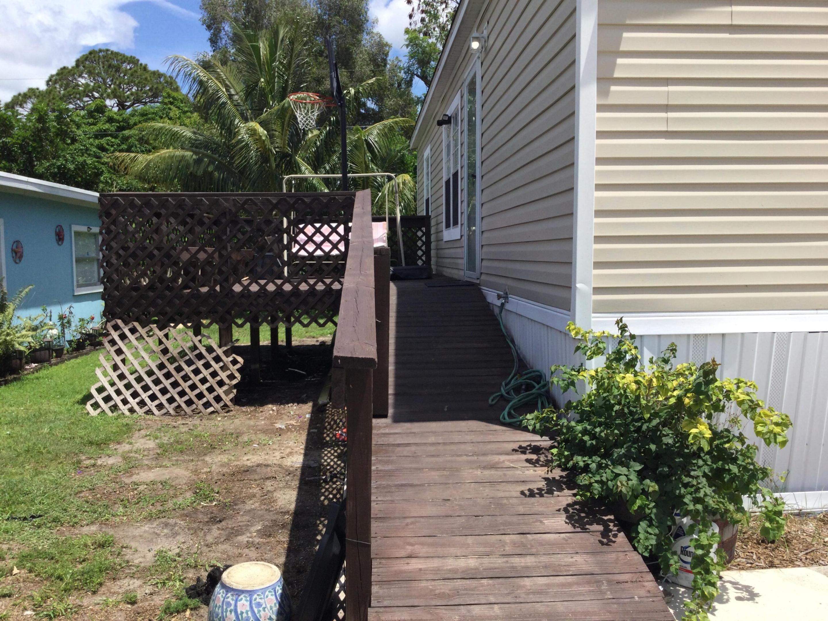 Sunshine Manor Mobile Home Park - Residential