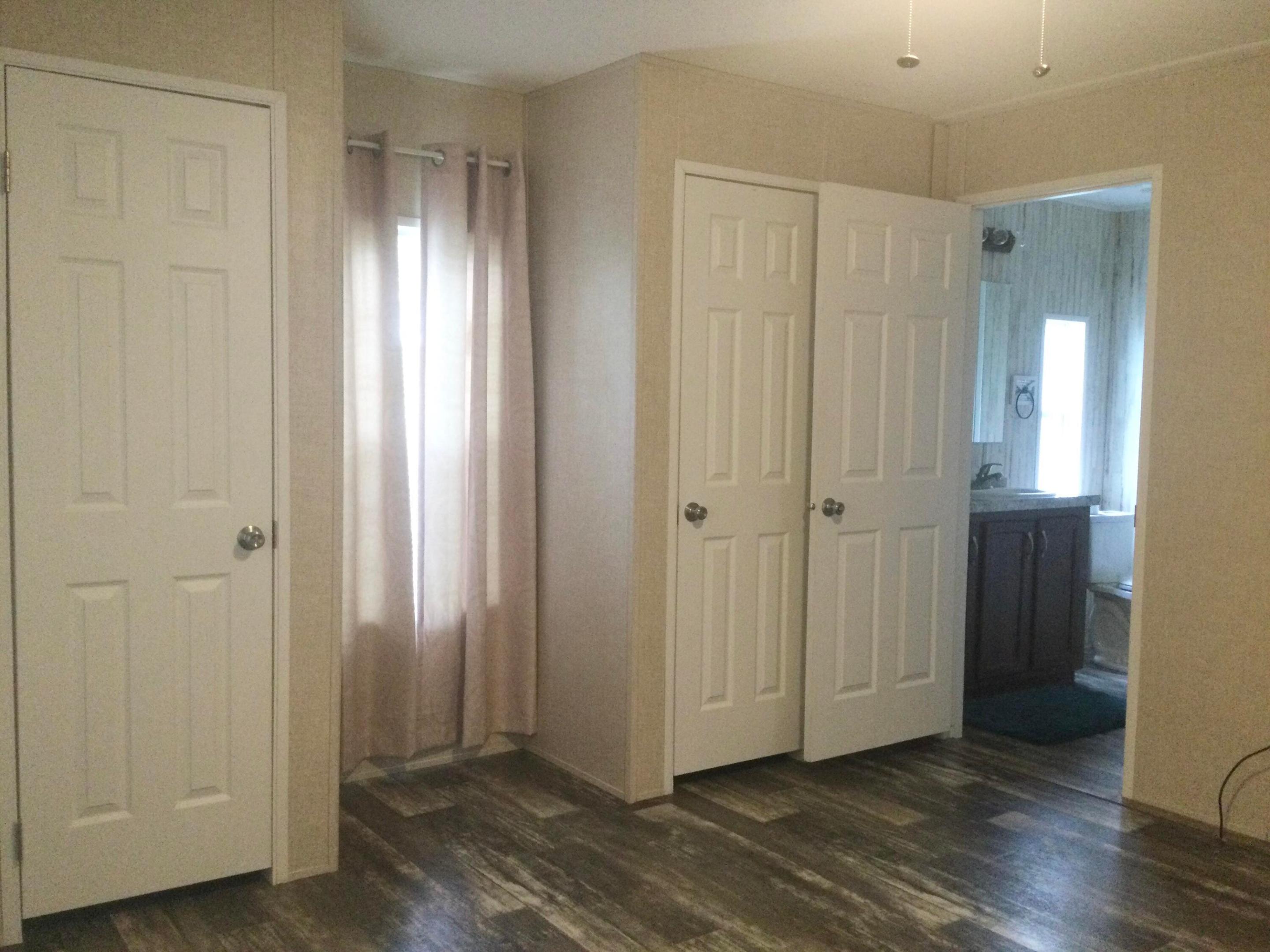 Sunshine Manor Mobile Home Park - Residential