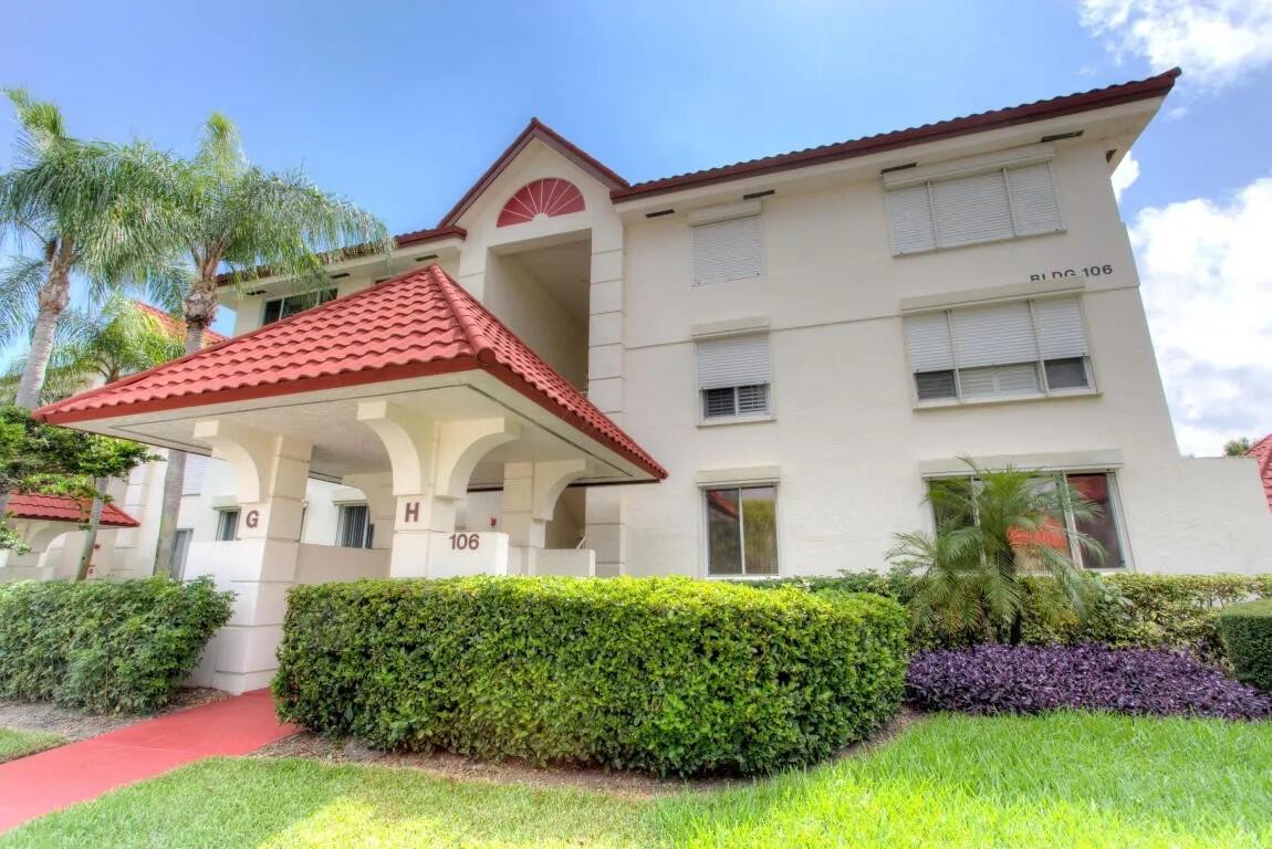 Welcome home to your own piece of paradise in this gated, intracoastal community. This unfurnished 2 bedroom 2 bath updated unit features vaulted ceilings, tons of light, open floor plan and lots of closets. Newer A.C. unit, newer water heater, new LG Washer and Dryer, new kitchen cabinets, impact windows in the bedrooms with plantation shutters, huge screened in balcony with garden views. This is the unit you've been waiting for! Half Moon Bay offers 2 heated pools, 3 tennis courts, a bocce court, clubhouse with social room, activities like movie night, live music and much more!!