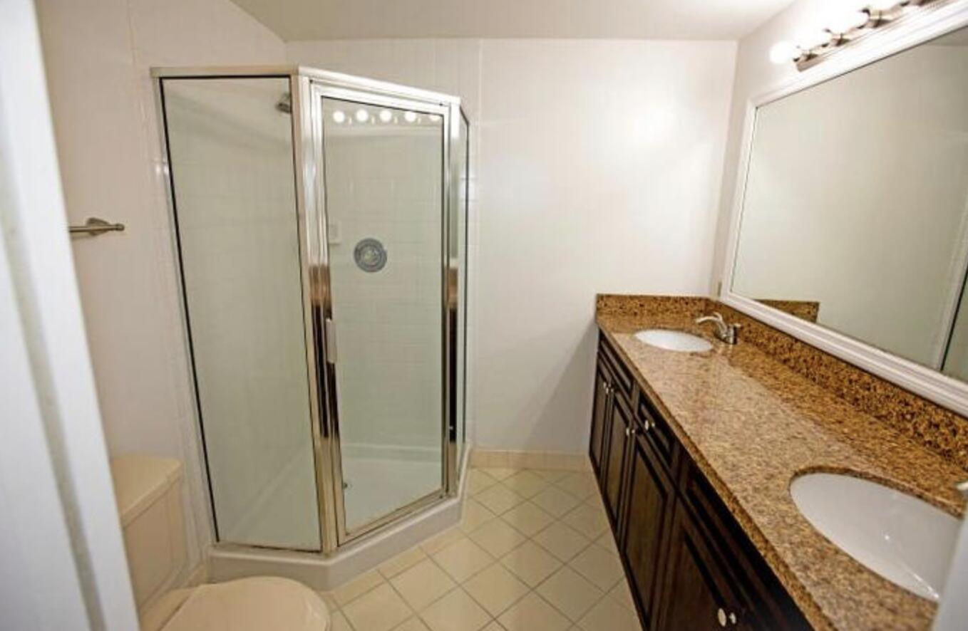 WATERSIDE LUXURY TOWNHOME - Residential Lease