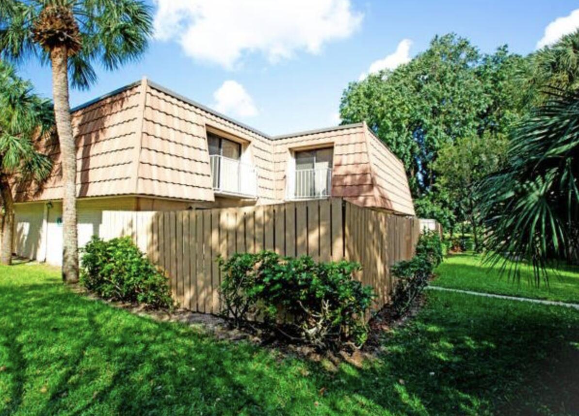 WATERSIDE LUXURY TOWNHOME - Residential Lease