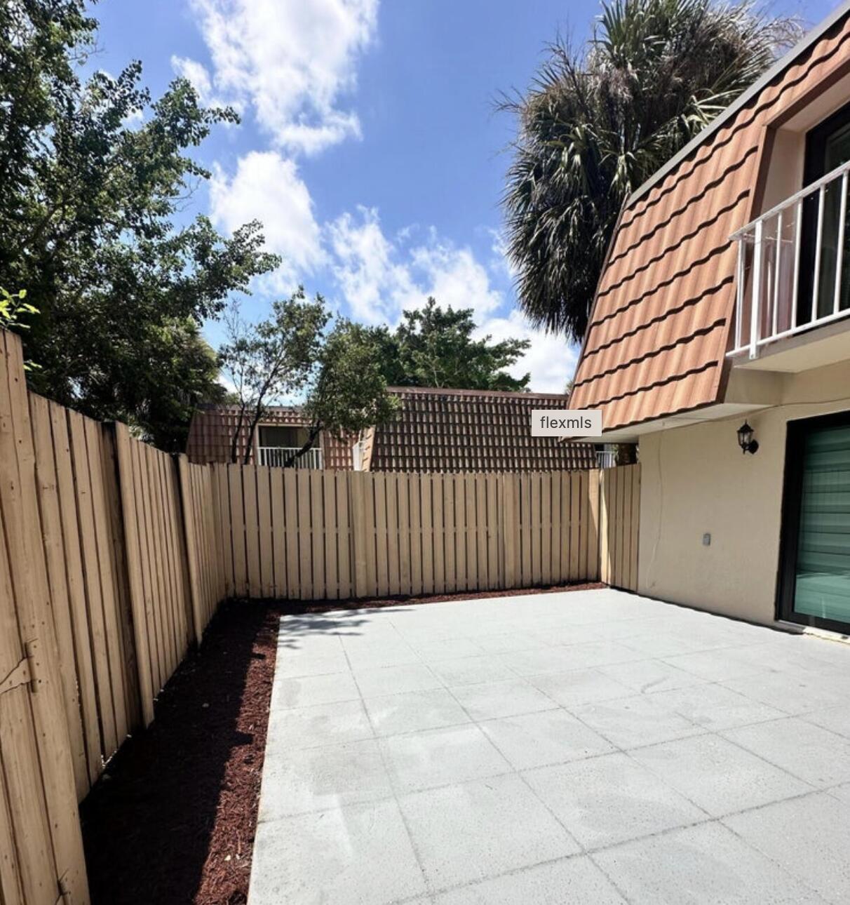 WATERSIDE LUXURY TOWNHOME - Residential Lease