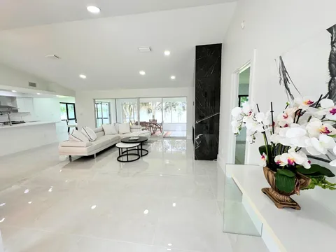 425 Lake August Drive, Lake Placid, FL MLS: R11032835