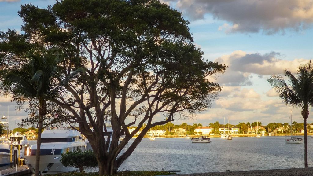 Photo of 136 Lakeshore Drive #212, North Palm Beach, FL 33408 (MLS # R10940478)