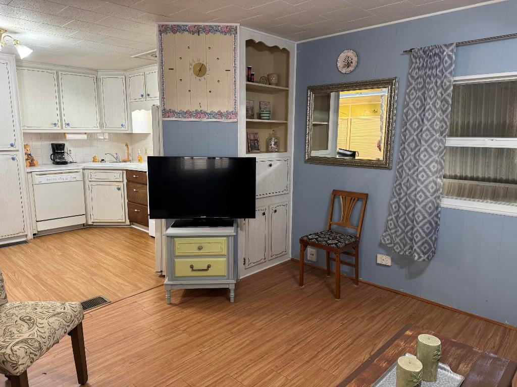 BRINY BREEZES INC - Residential