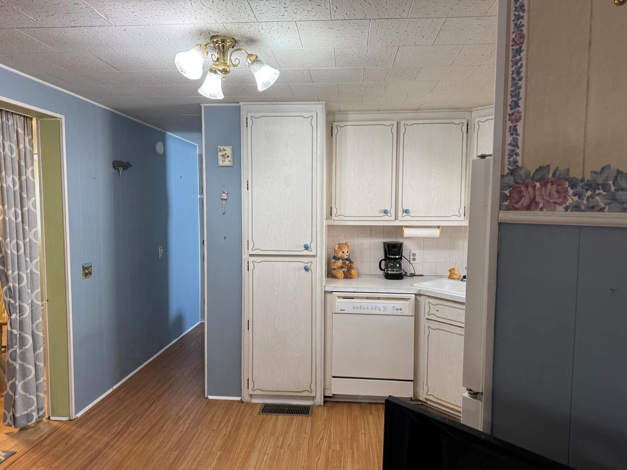 BRINY BREEZES INC - Residential