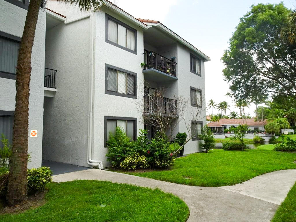 Photo 1 of 22 — 9122 W Atlantic Boulevard 713, Coral Springs, FL 33071